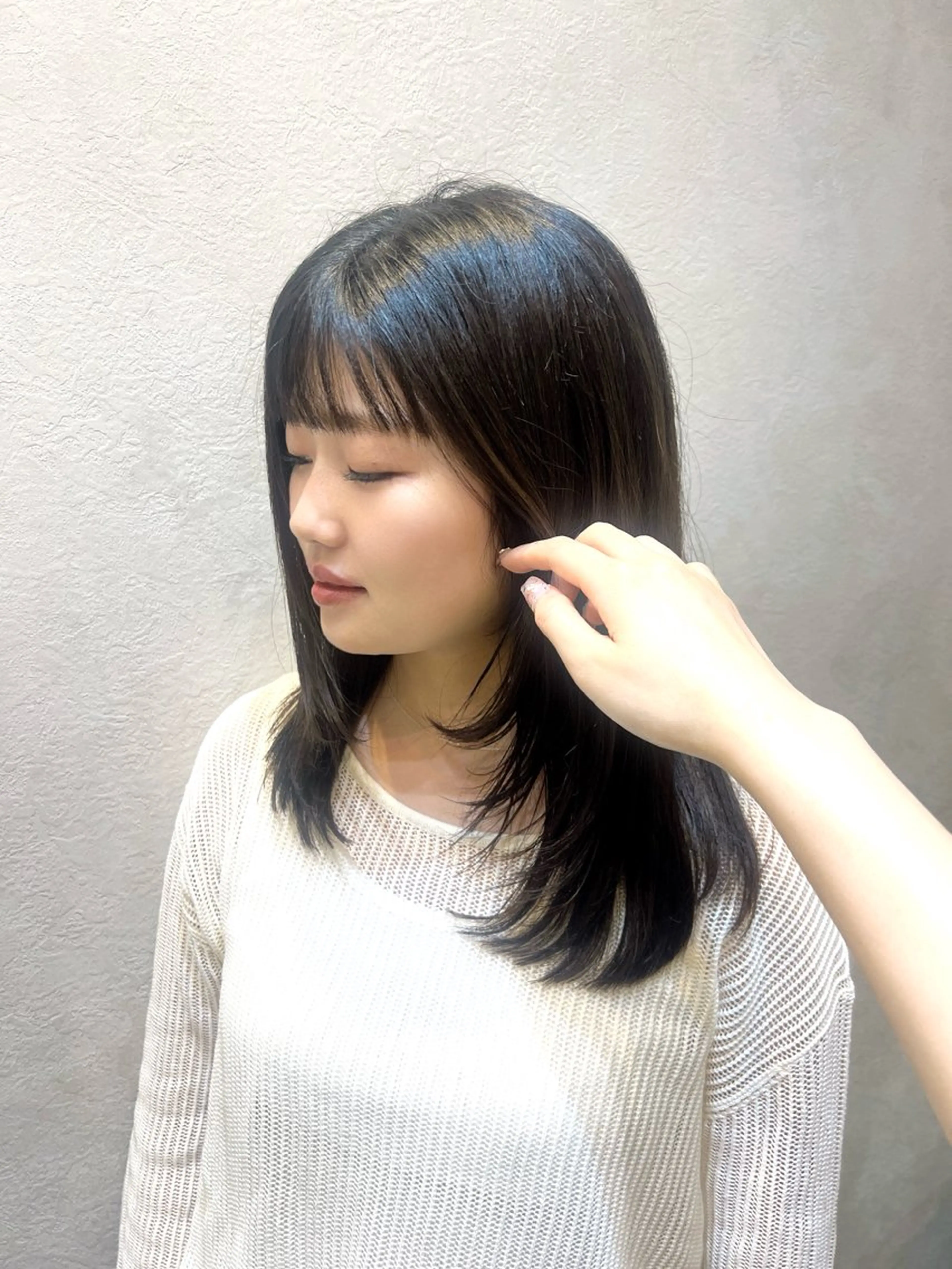 ミディアム カット 濱野 梨奈のヘアスタイル