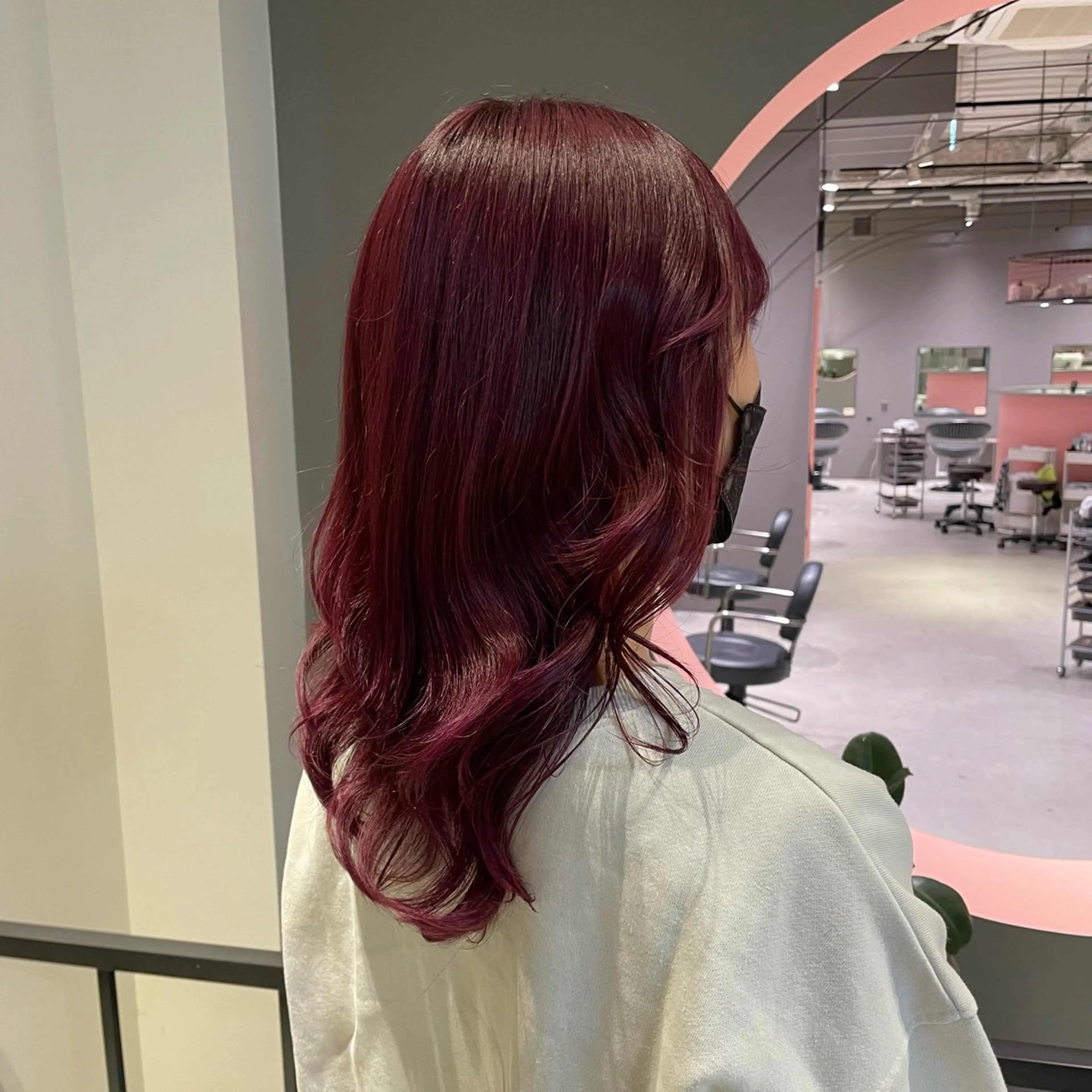 セミロング カラー ブリーチ ピンクカラー ないとう ゆうかのヘアスタイル