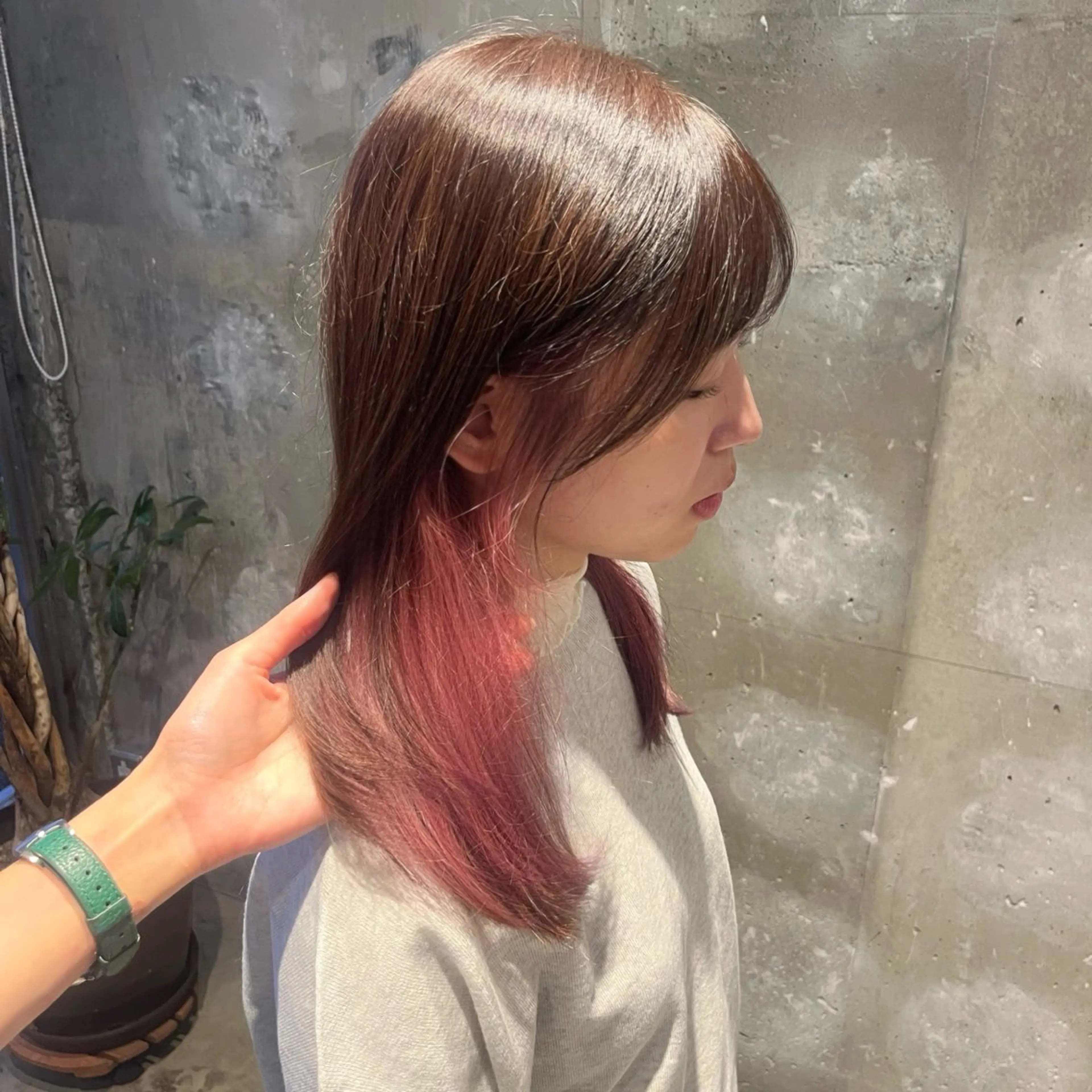 カラー インナーカラー 橋本 士のヘアスタイル