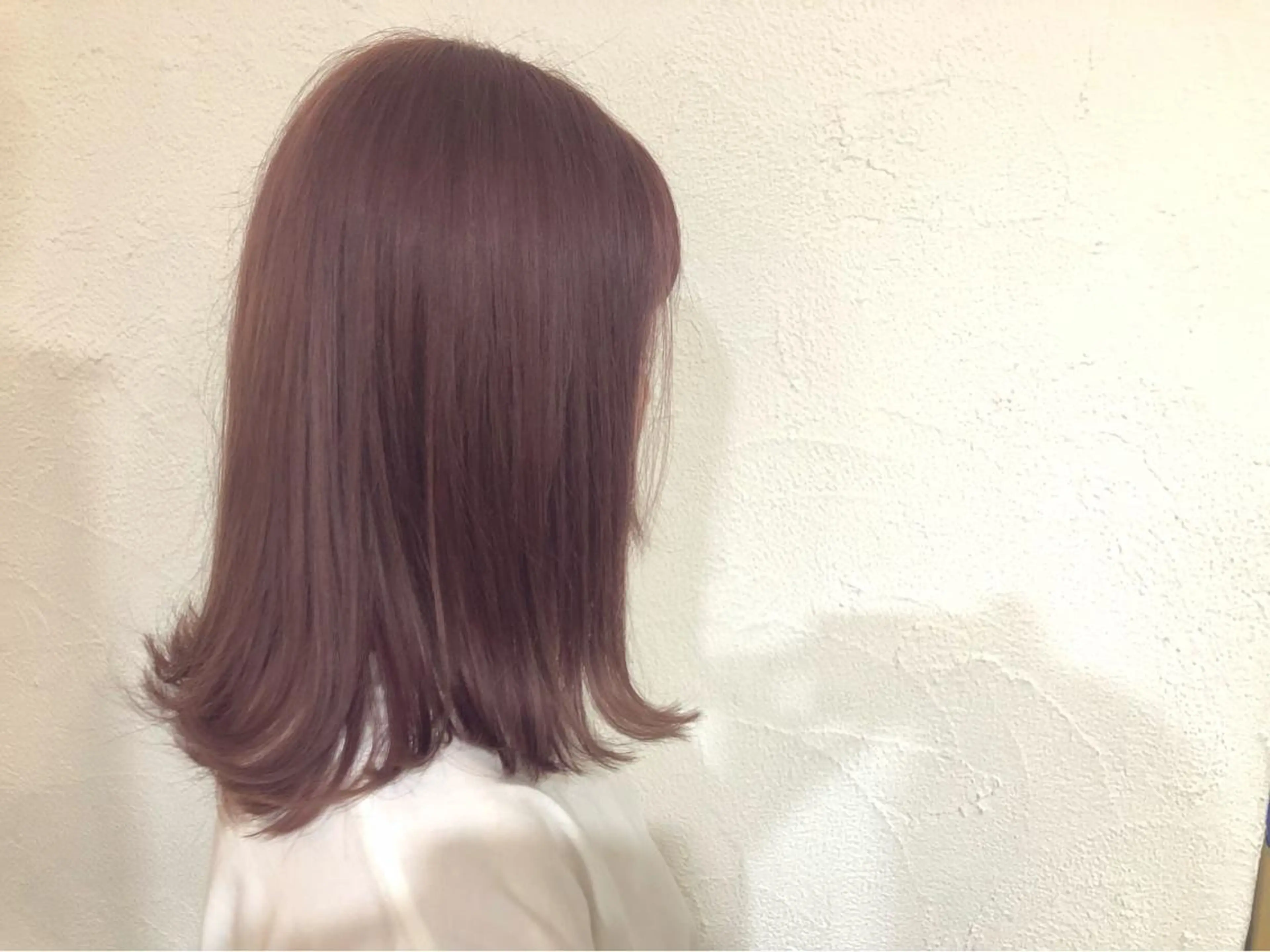 セミロング カラー ベージュカラー ブリーチ ピンクカラー パ ルのヘアスタイル