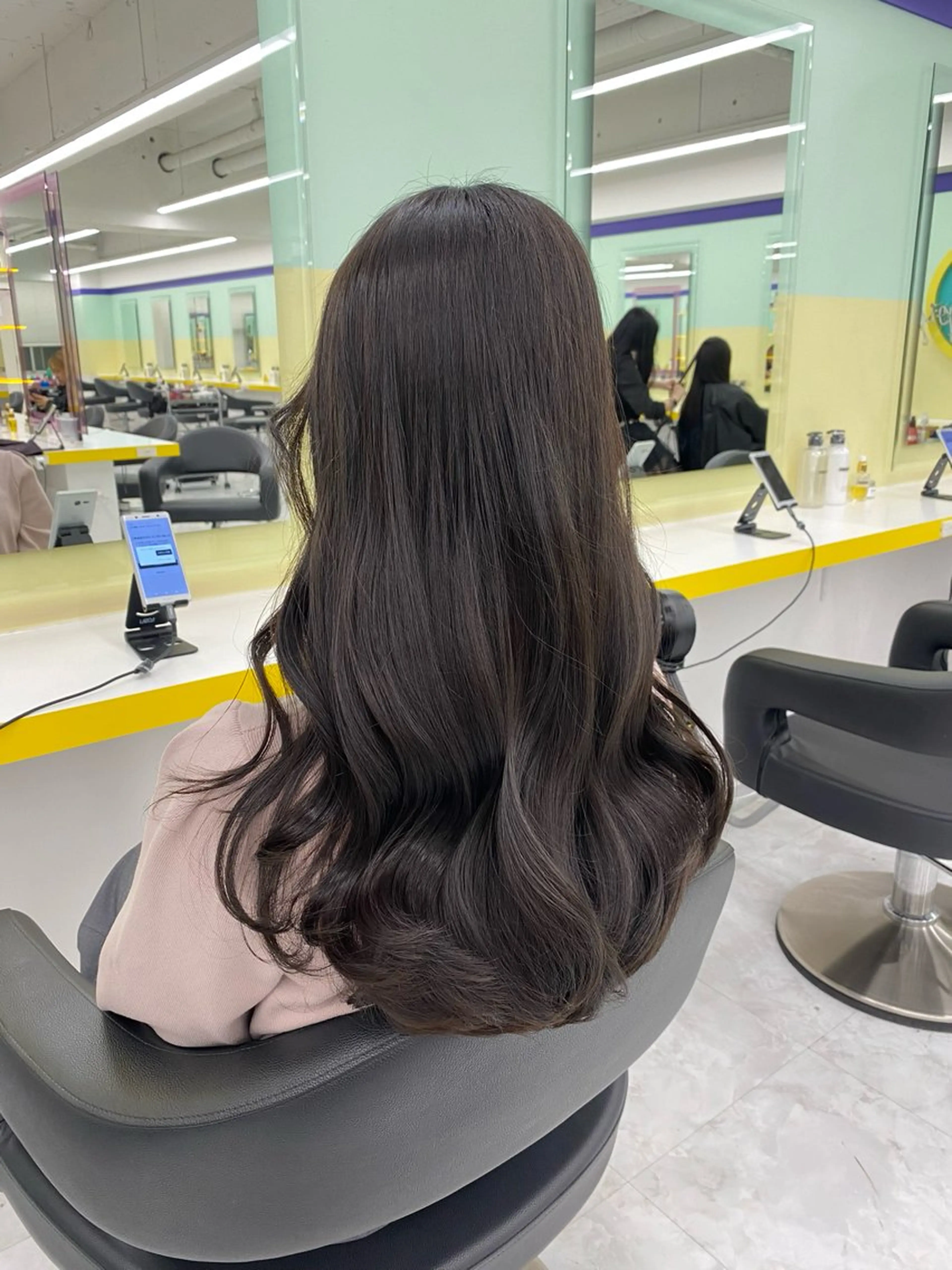 セミロング カラー パーマ ヘアアレンジ メンズ キッズ オリーブグレー ヘアカラー Lumo所属・💖横浜ブリーチなし 💖MIHOのヘアスタイル