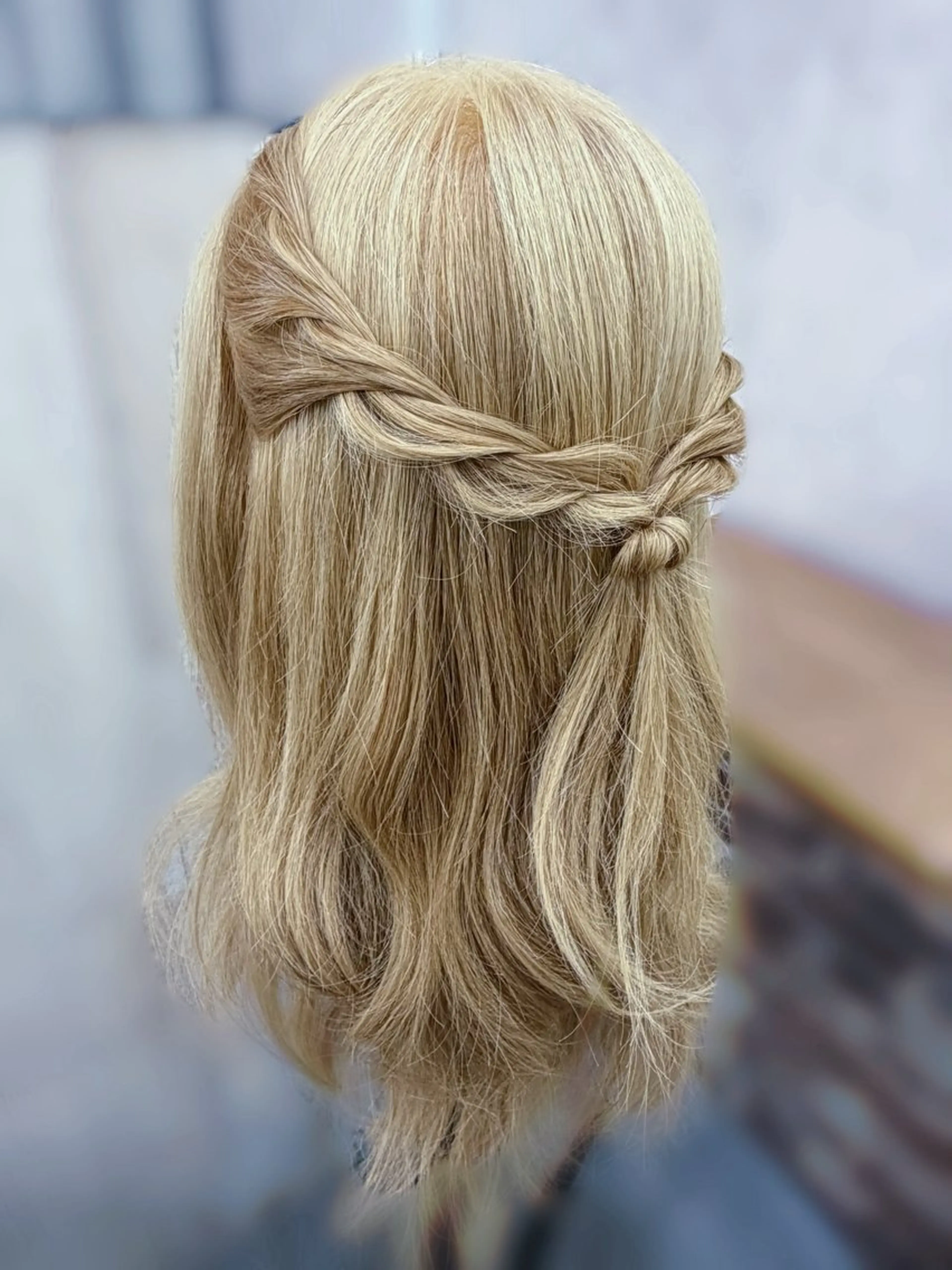 ヘアアレンジ ハーフアップ 馬方 雫のヘアスタイル