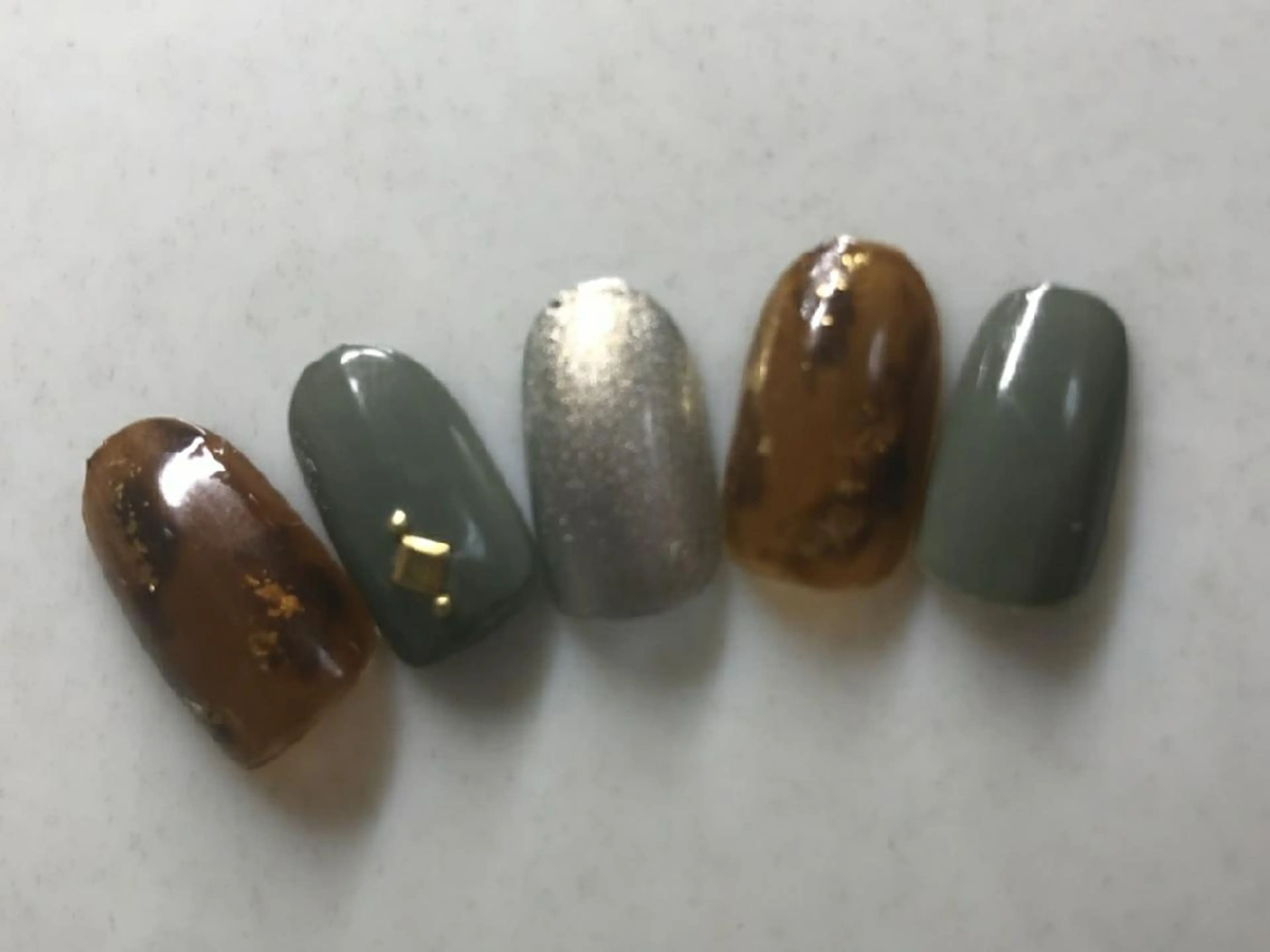 ネイル べっ甲ネイル 川岡 香を里のネイルデザイン