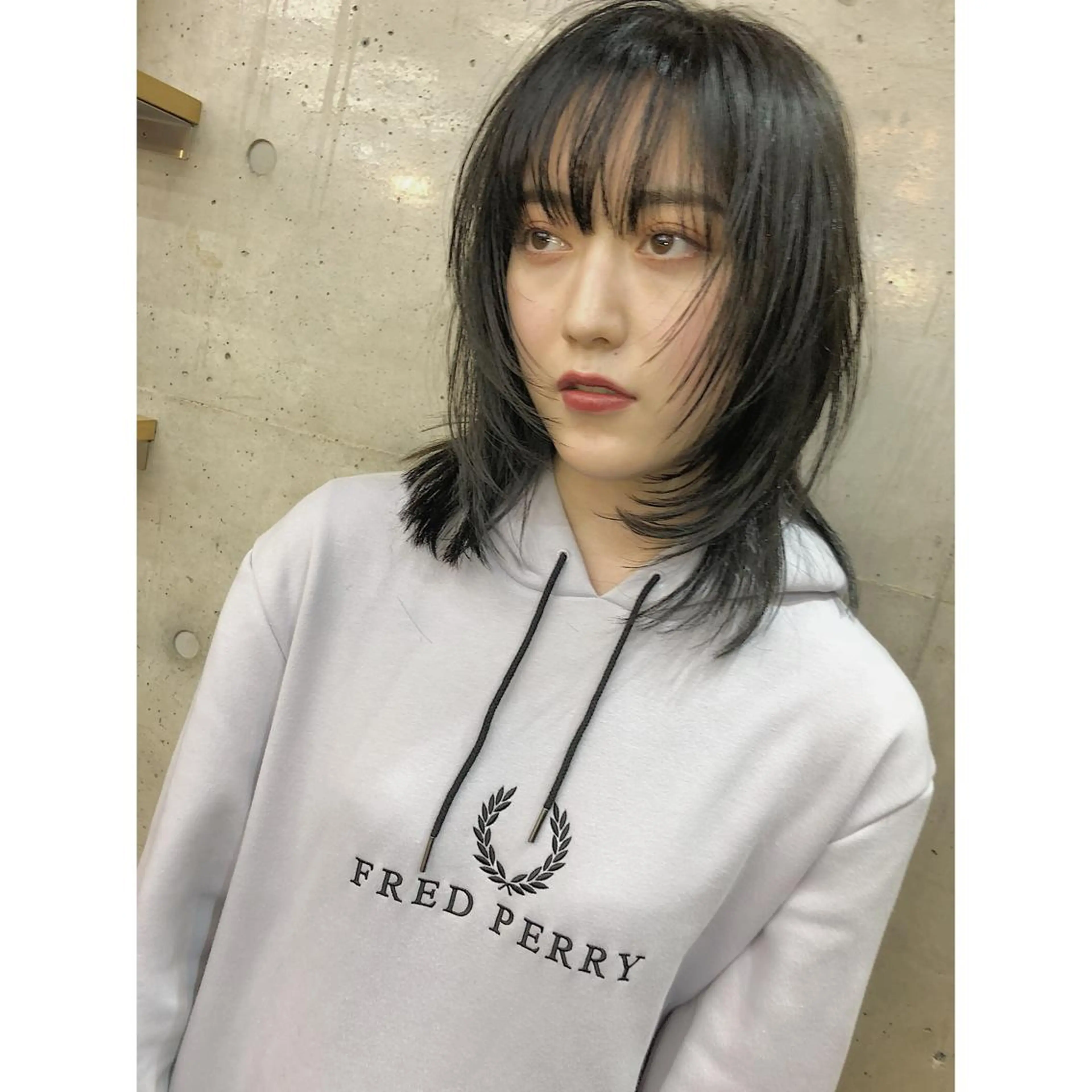 ミディアム カラー 黒髪 ブルーカラー ブルーブラック ウルフカット カット ヘアカラー トリートメント ヘアセット センスをお届けします 大谷将生infpのヘアスタイル