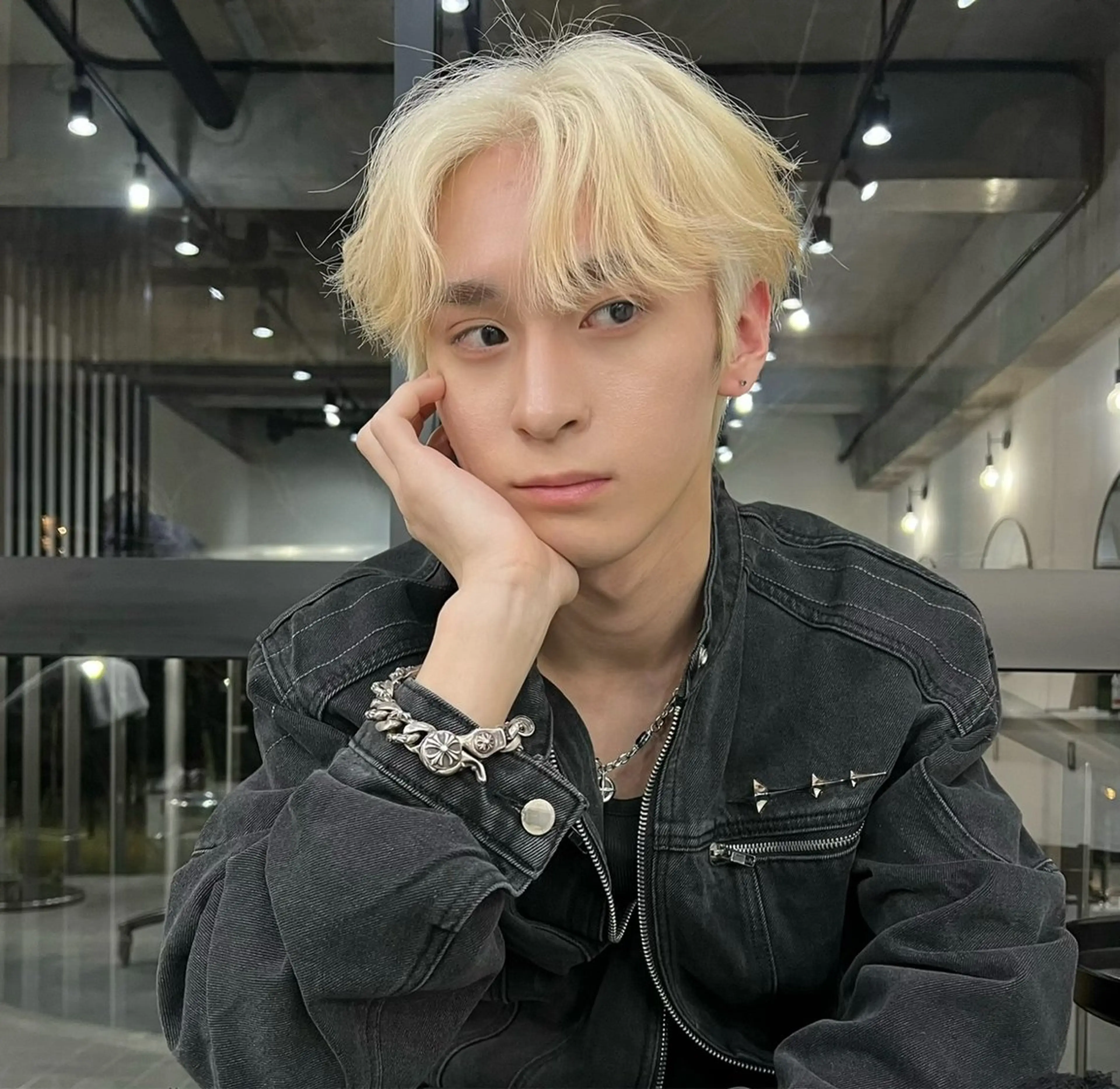 ショート LA KING KYOTO所属・LA KING 👑 【ハーツ】艶髪のヘアスタイル