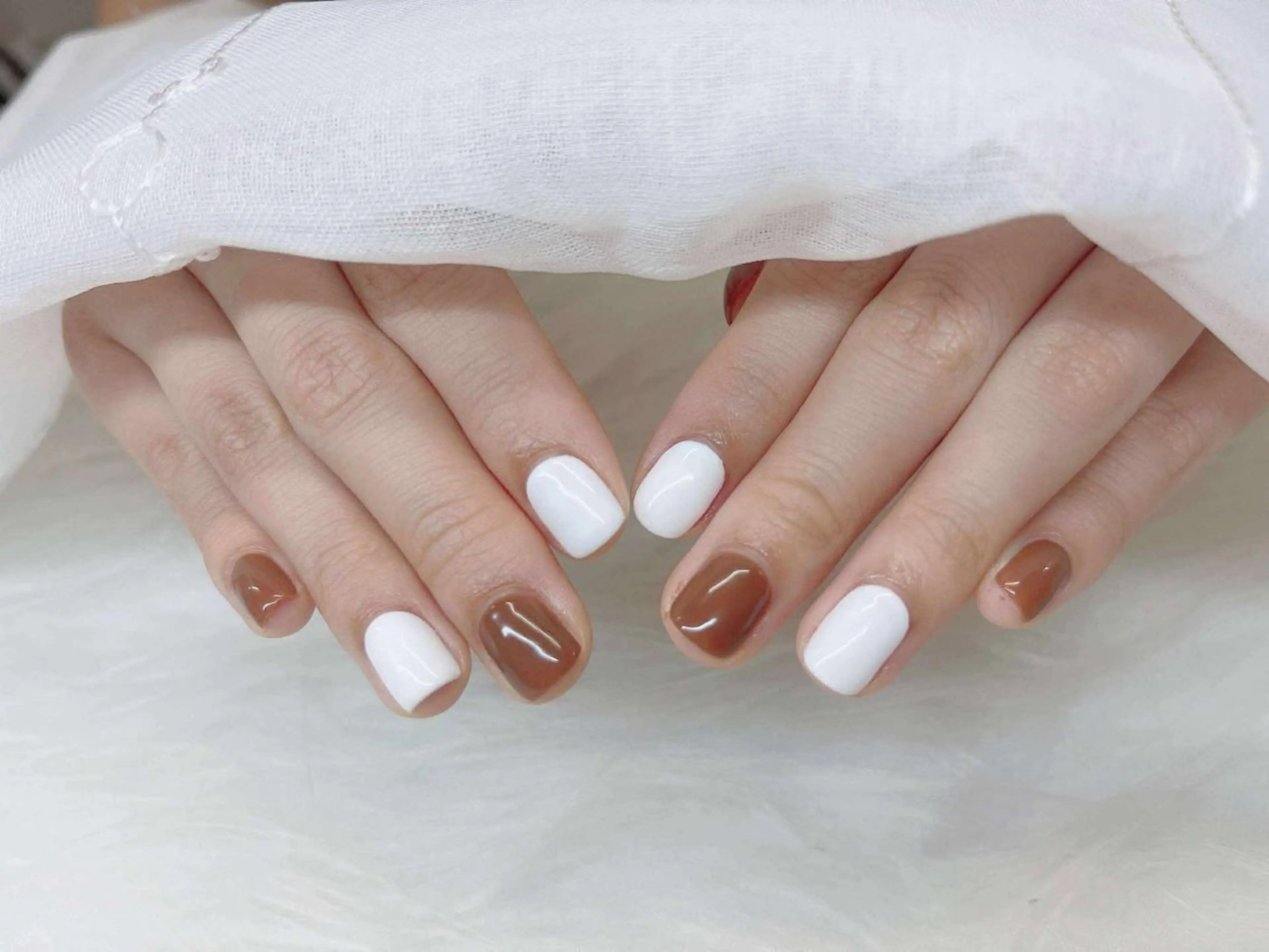 ネイル 韓国ネイル オフィスネイル ハンドネイル Gold Nail 千葉/チュックのネイルデザイン