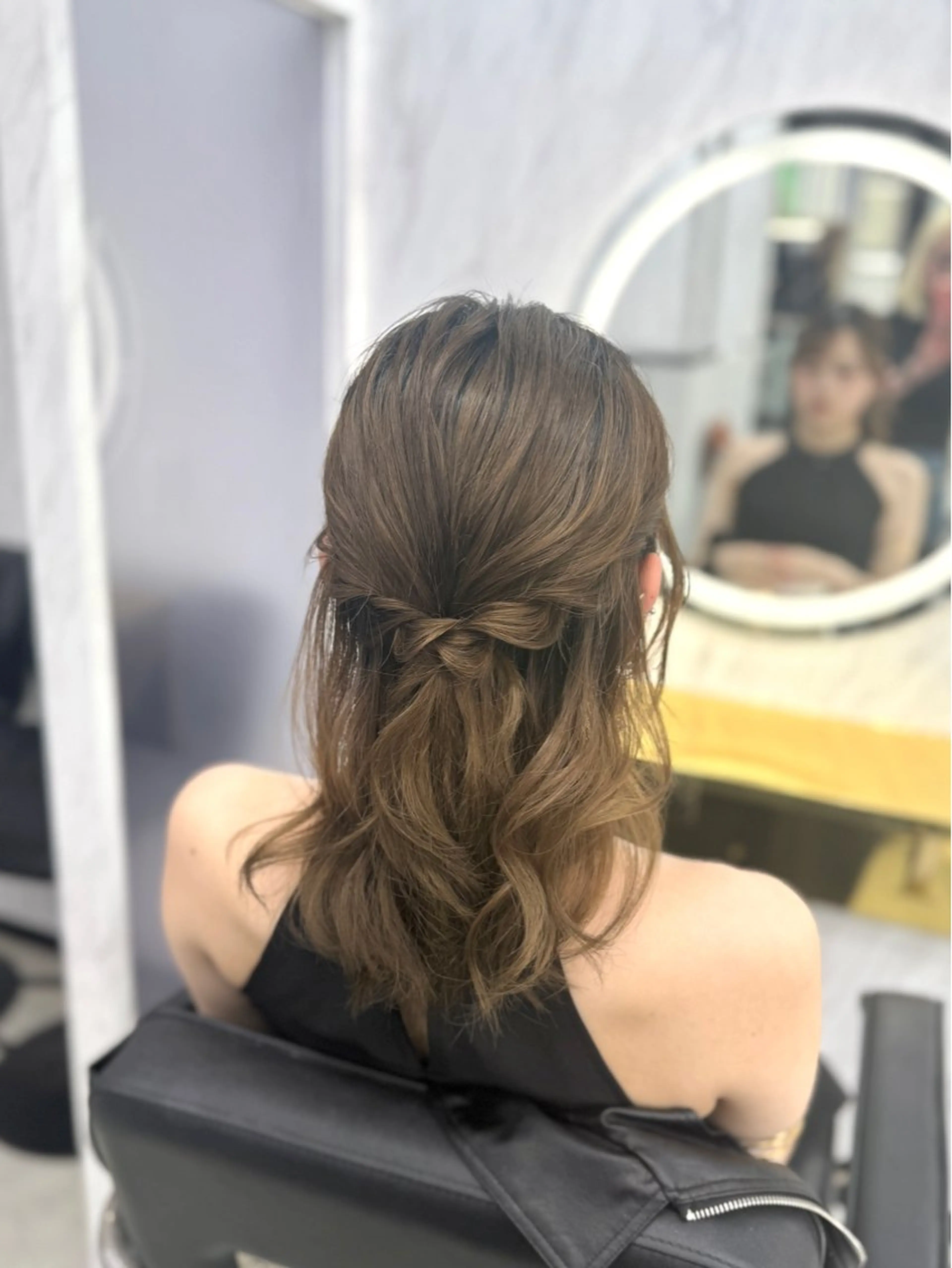 ミディアム ヘアアレンジ エクステ🩵ブリーチ 韓国ヘア🩵KAEのヘアスタイル