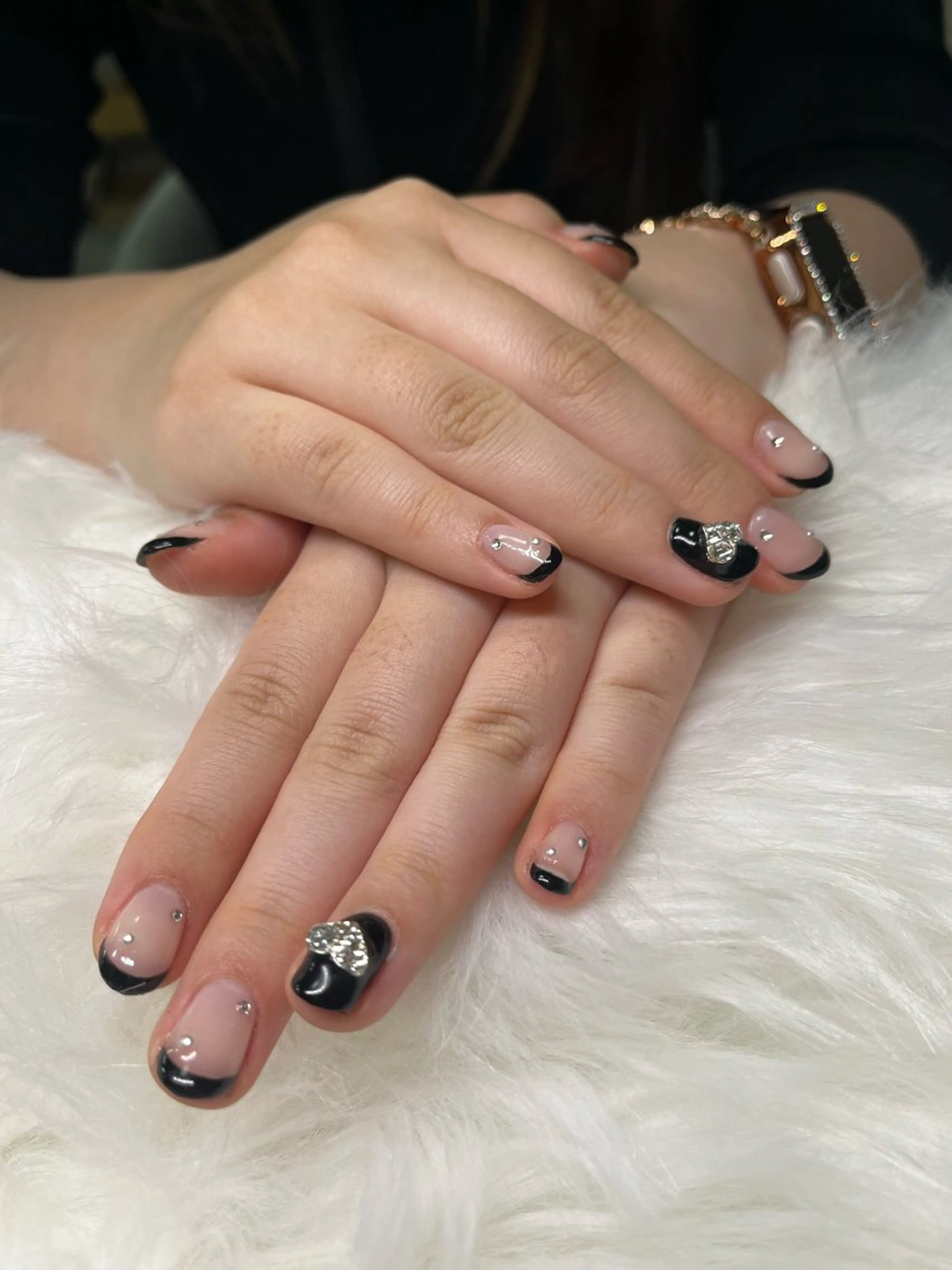 ネイル フレンチネイル ハート ストーンネイル 🏠自宅 サロン💅natsuのネイルデザイン