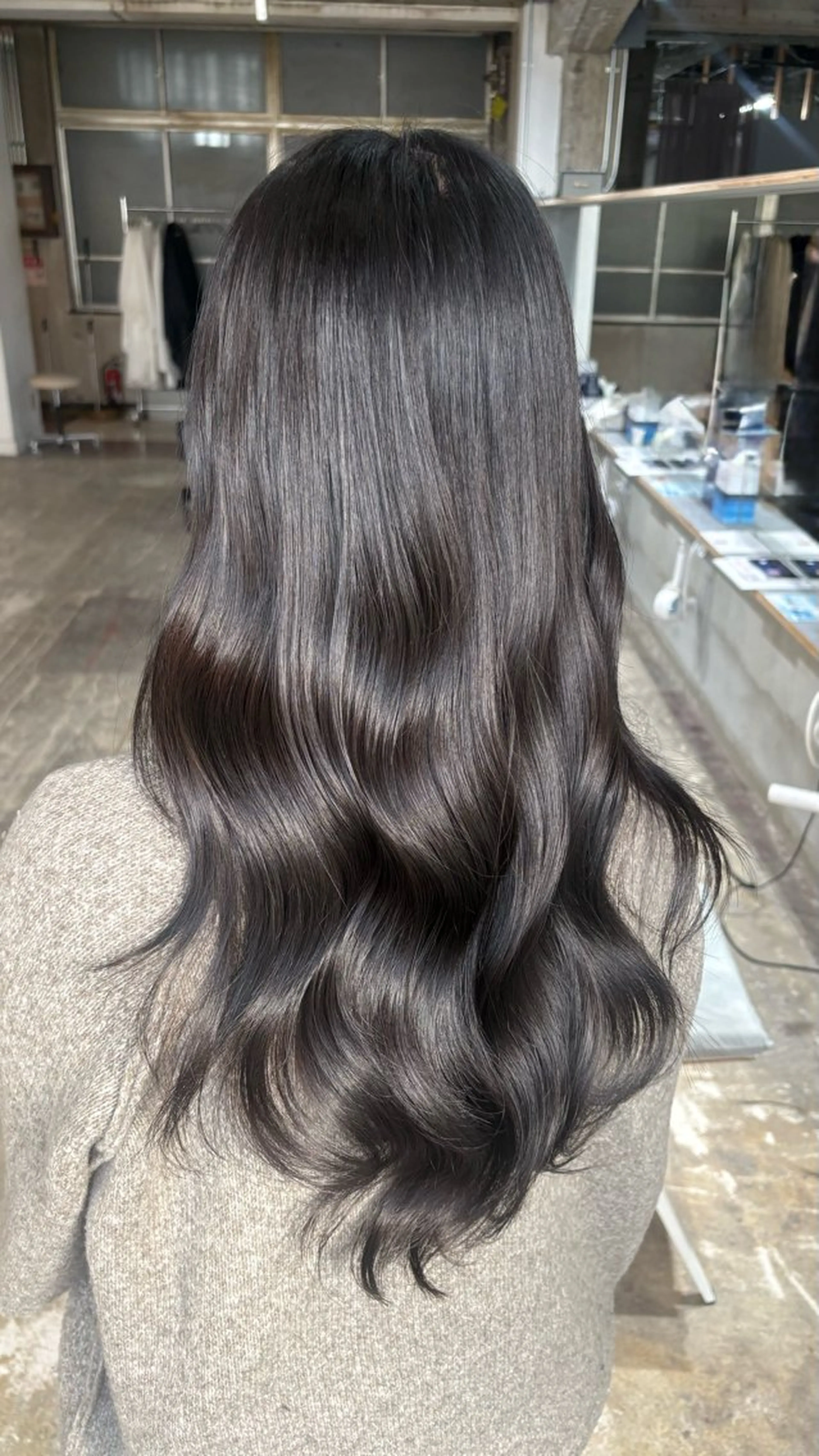 ロング カラー 黒髪 透明感カラー カット ヘアカラー 安藤 まりのヘアスタイル