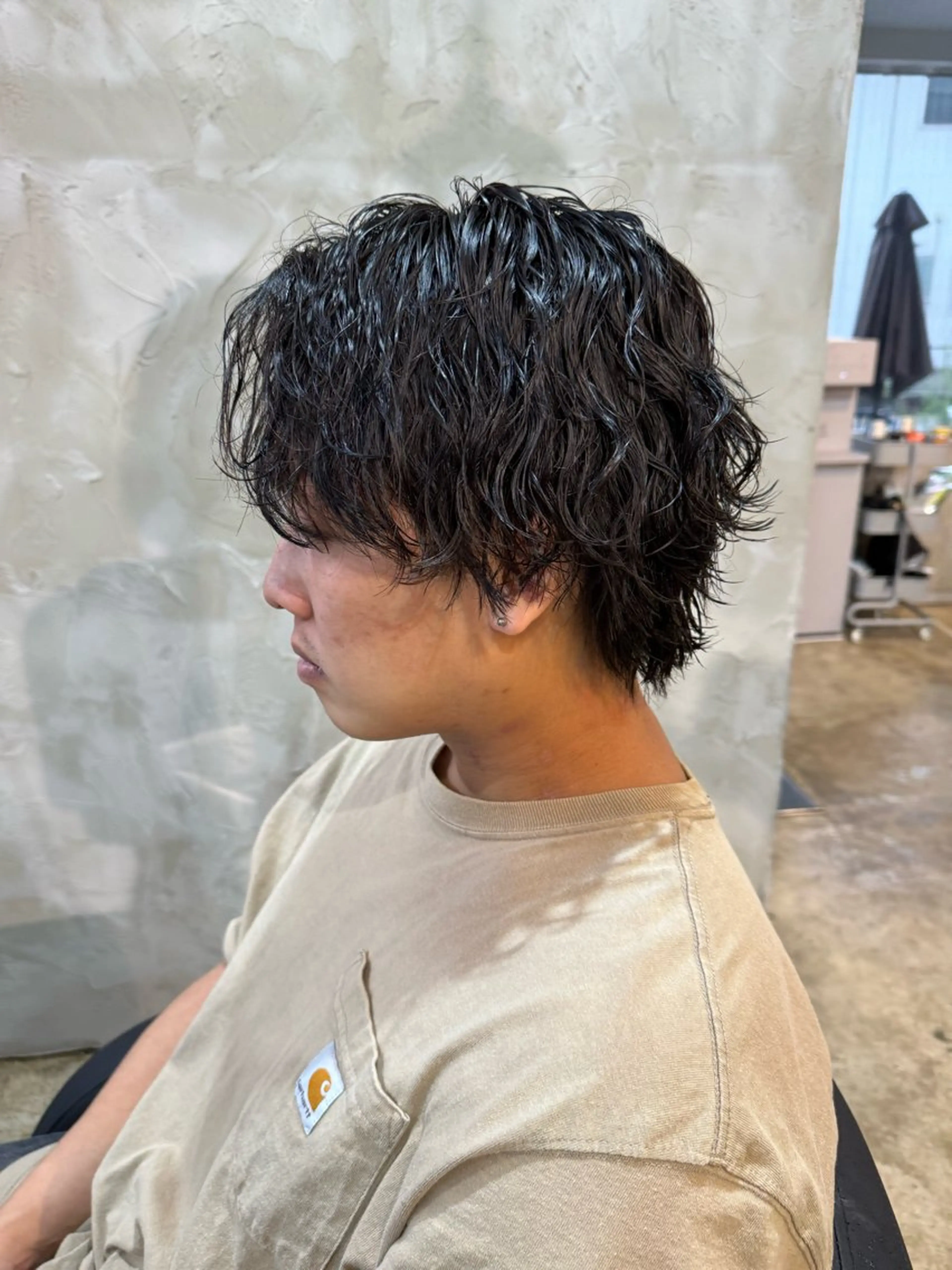 ミディアム パーマ メンズ ミディアムパーマ メンズパーマ メンズウルフカット 外ハネヘア ウルフカット カット パーマ 🔥メンズ圧倒的人気 ROOOMEN松田隆のヘアスタイル