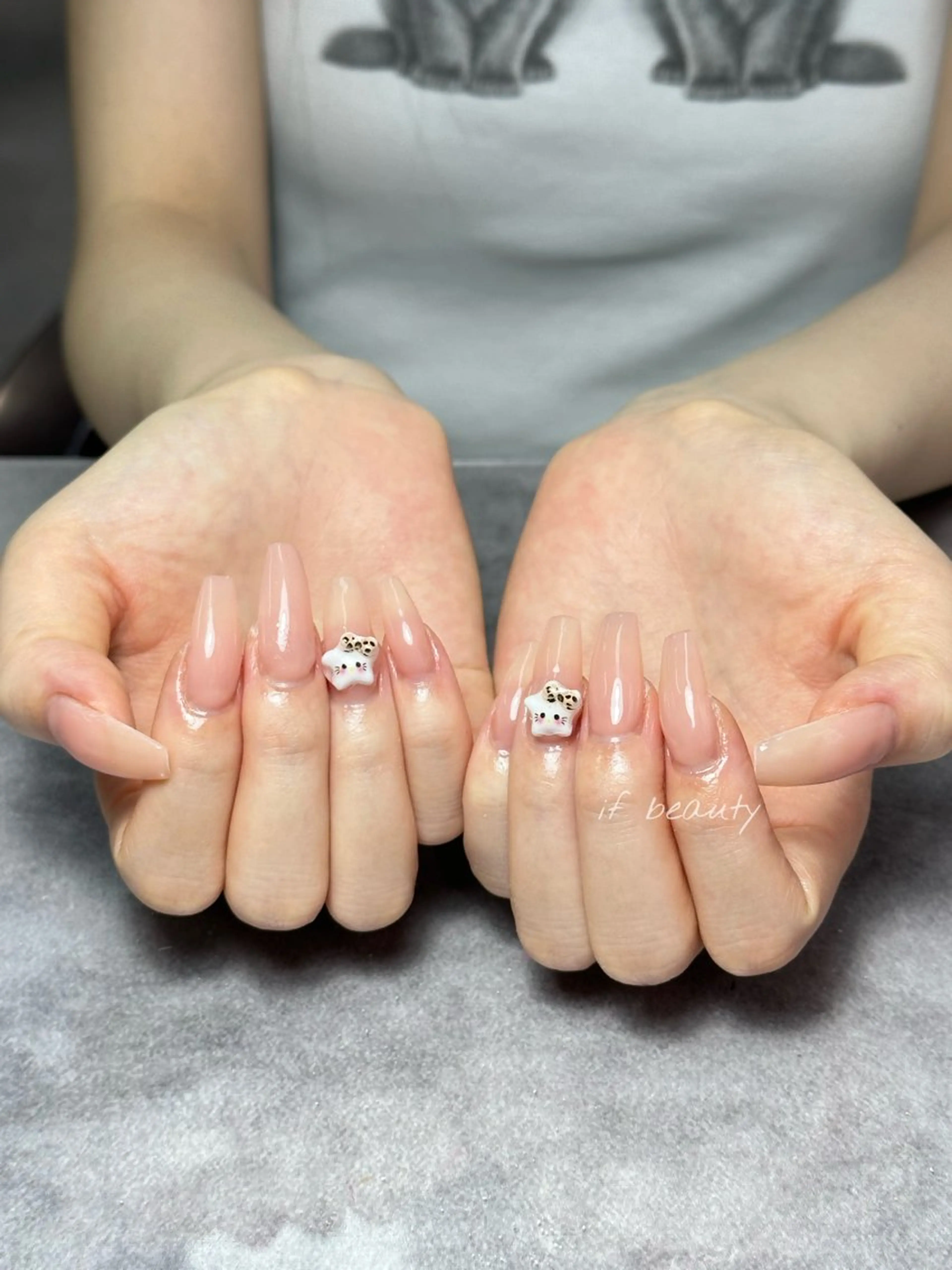 ネイル アートネイル ジェルネイル グラデーション パラジェル ワンホンネイル ハンドネイル IKA /海外ネイル /個性派/ワンホンのネイルデザイン