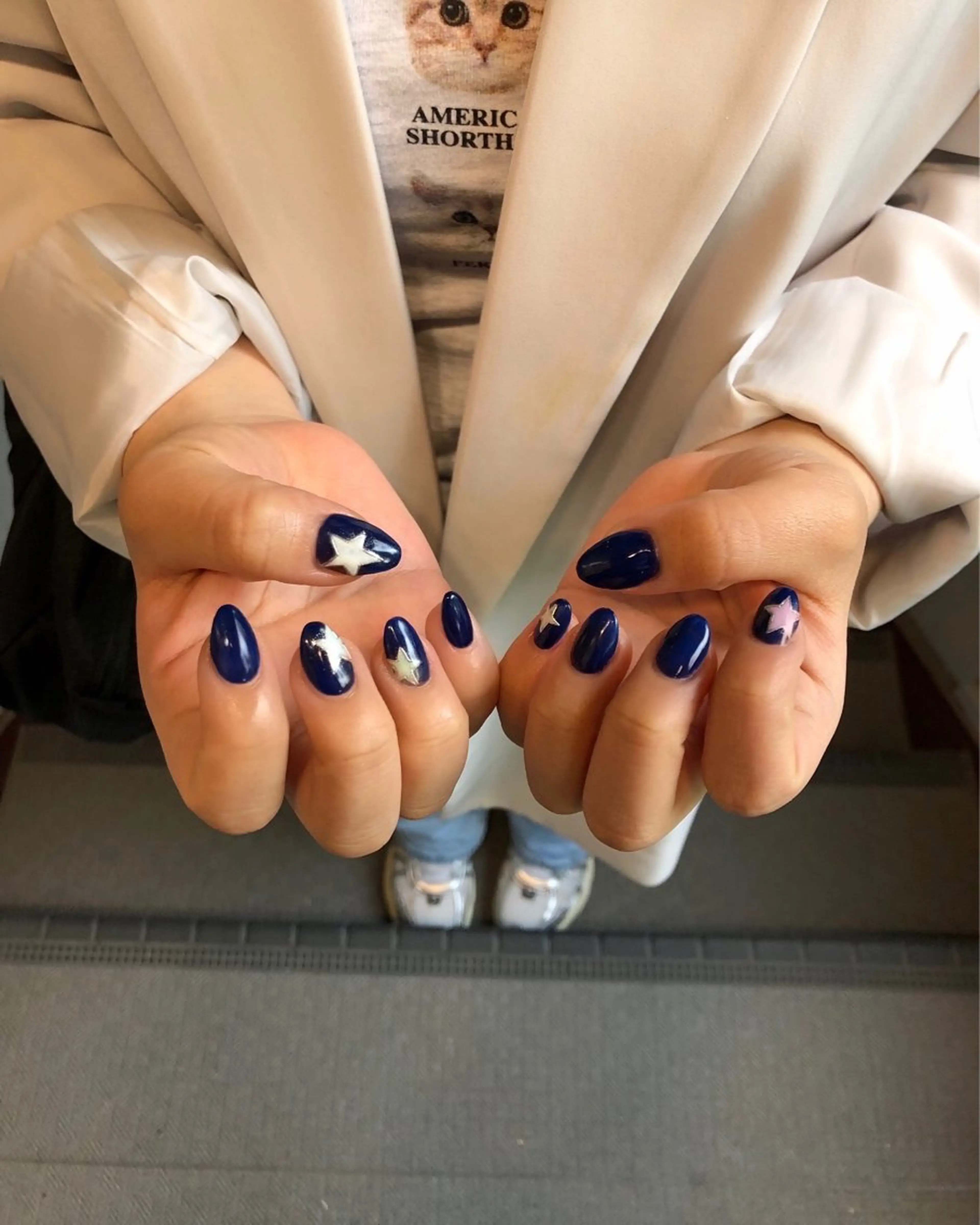 ネイル ネイビー シルバー ハンドネイル Lia ⠀のネイルデザイン