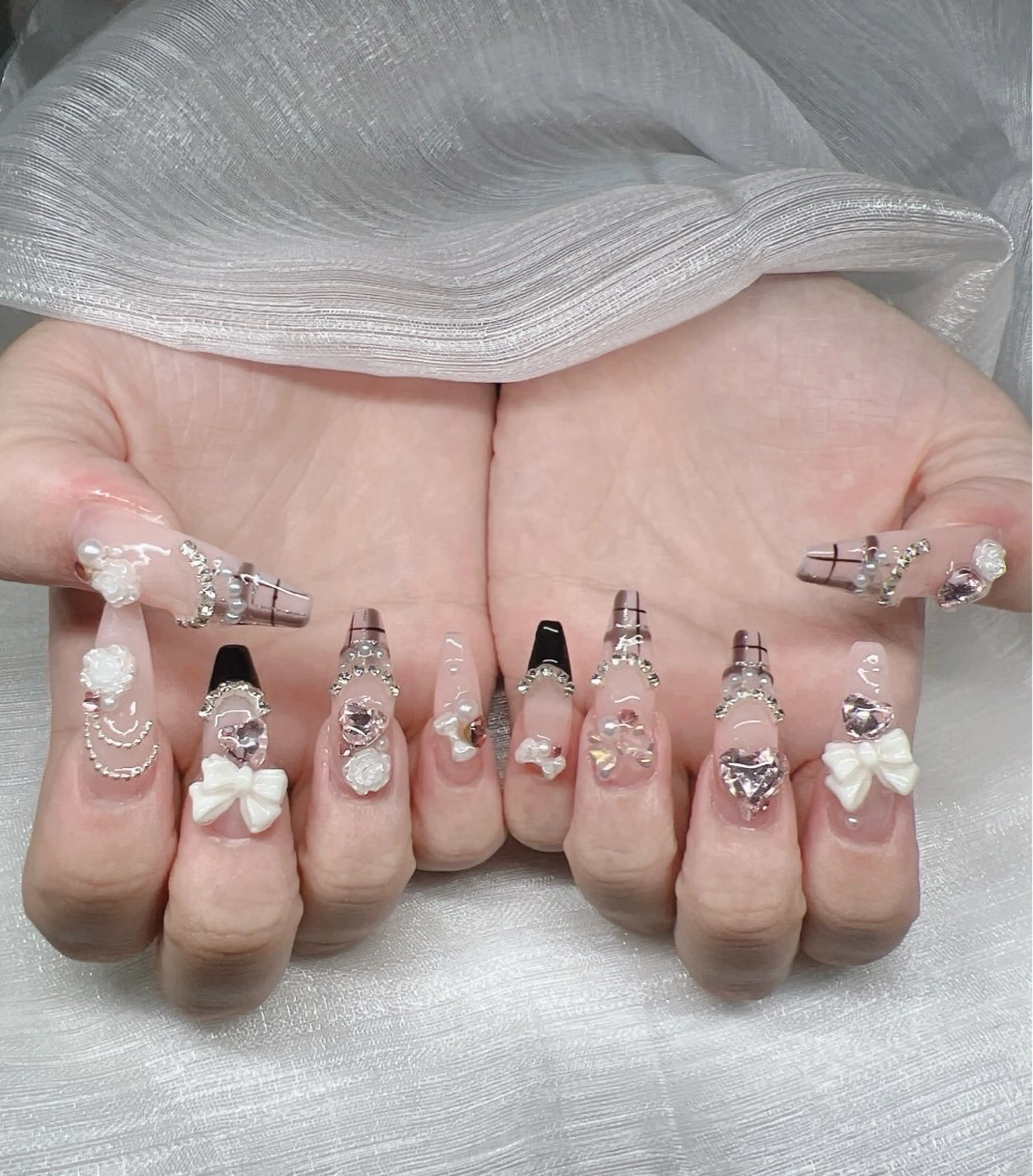 ネイル 長さ出し グラデーション 卒業式 キラキラネイル マグネットネイル ハンドネイル Lee Nails チップ長さだし専門店のネイルデザイン