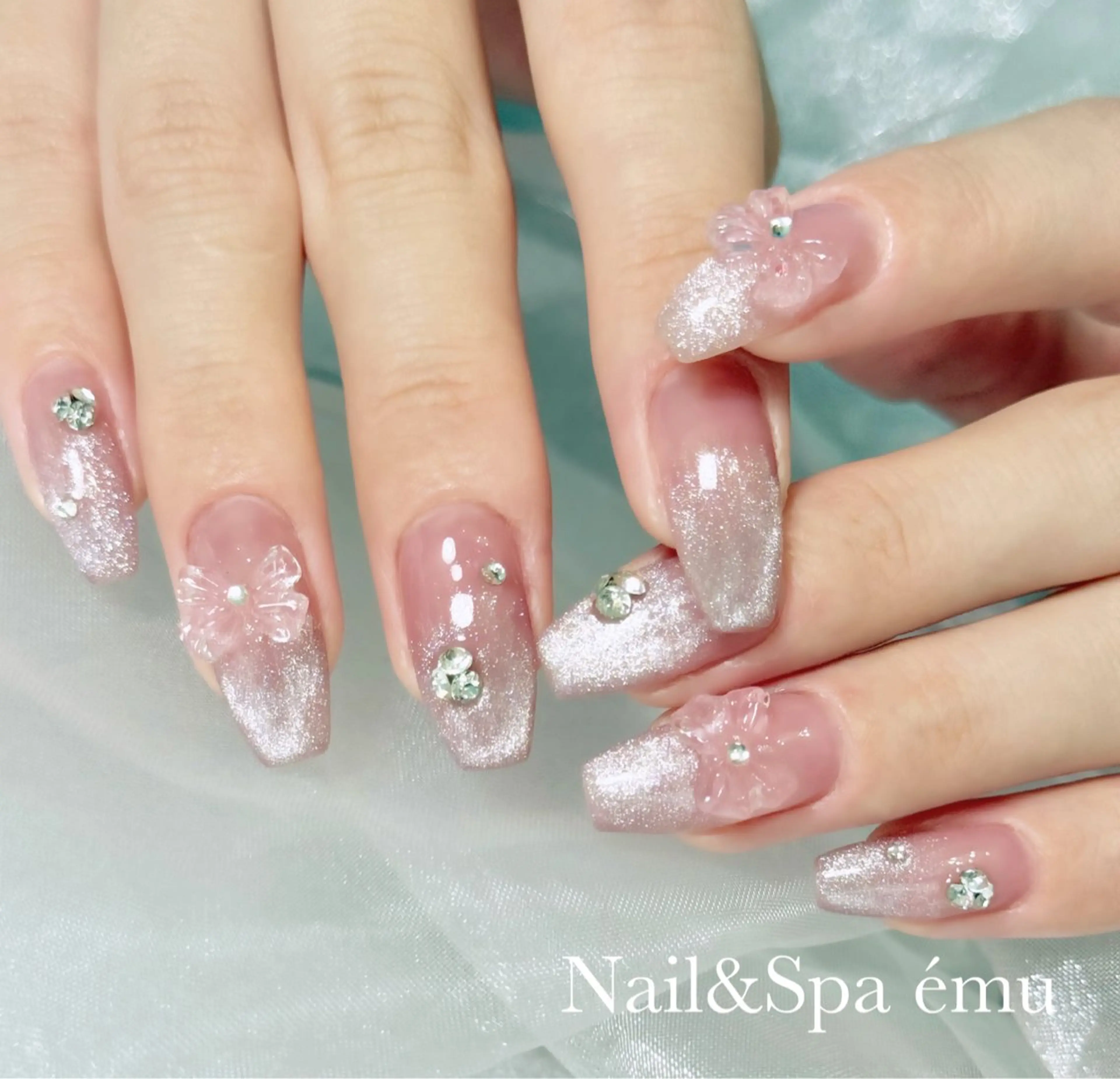 ネイル グラデーション 韓国ネイル マグネットネイル リボン ワンホンネイル ハンドネイル Nail&Spa émuのネイルデザイン