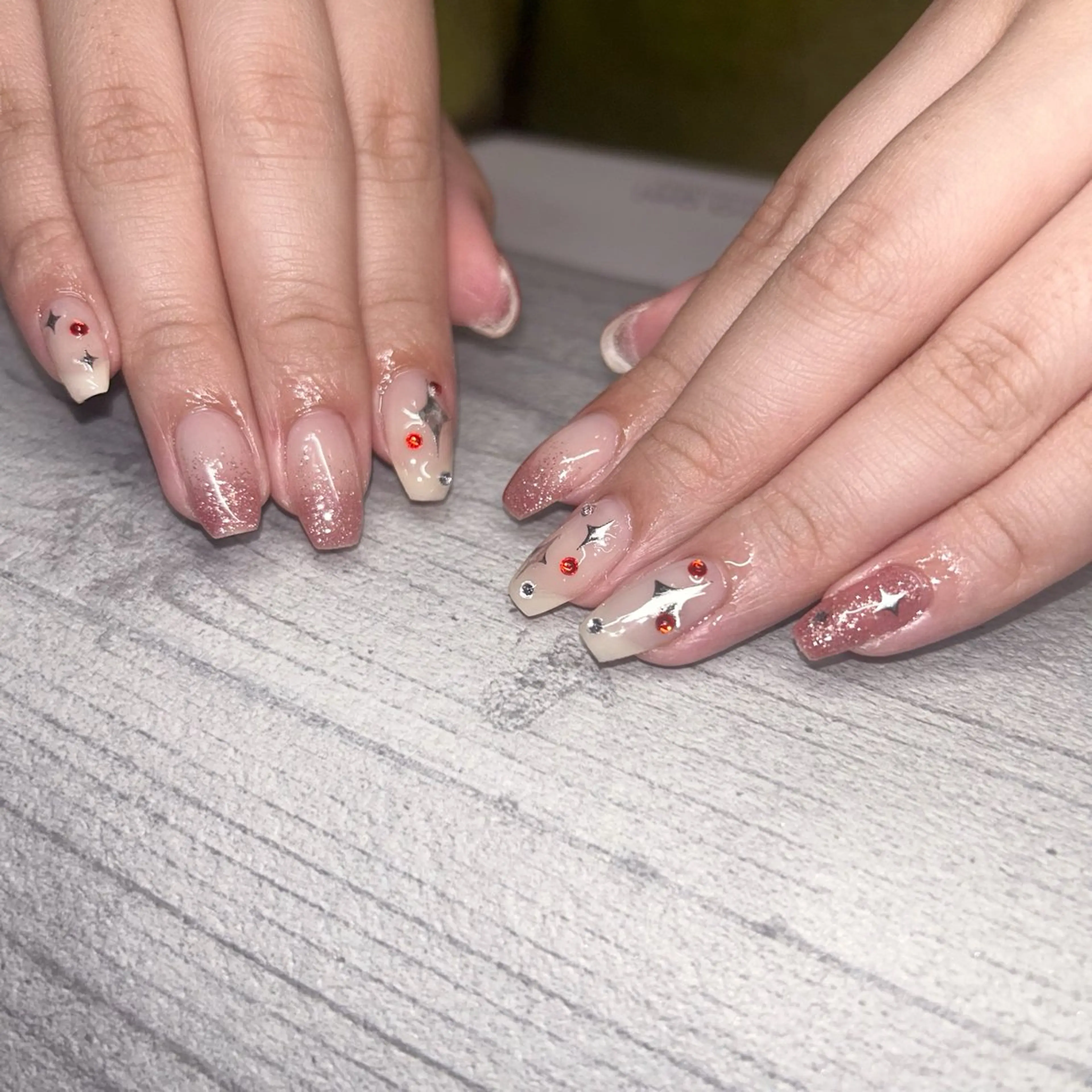 ネイル 持ち込み ハンドネイル Megu 【 cutill 】のネイルデザイン