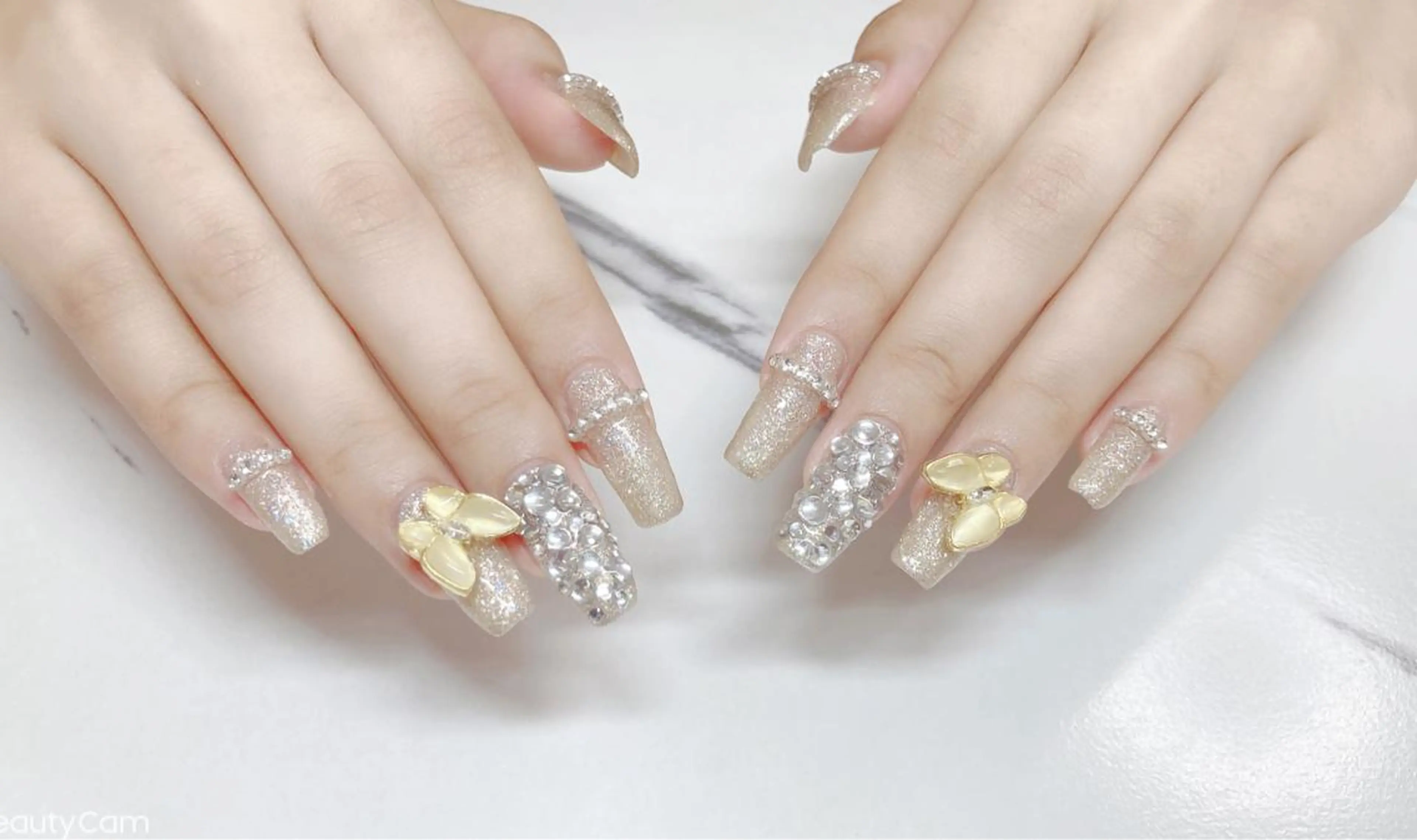 ネイル ewt miniのマツエク・マツパデザイン