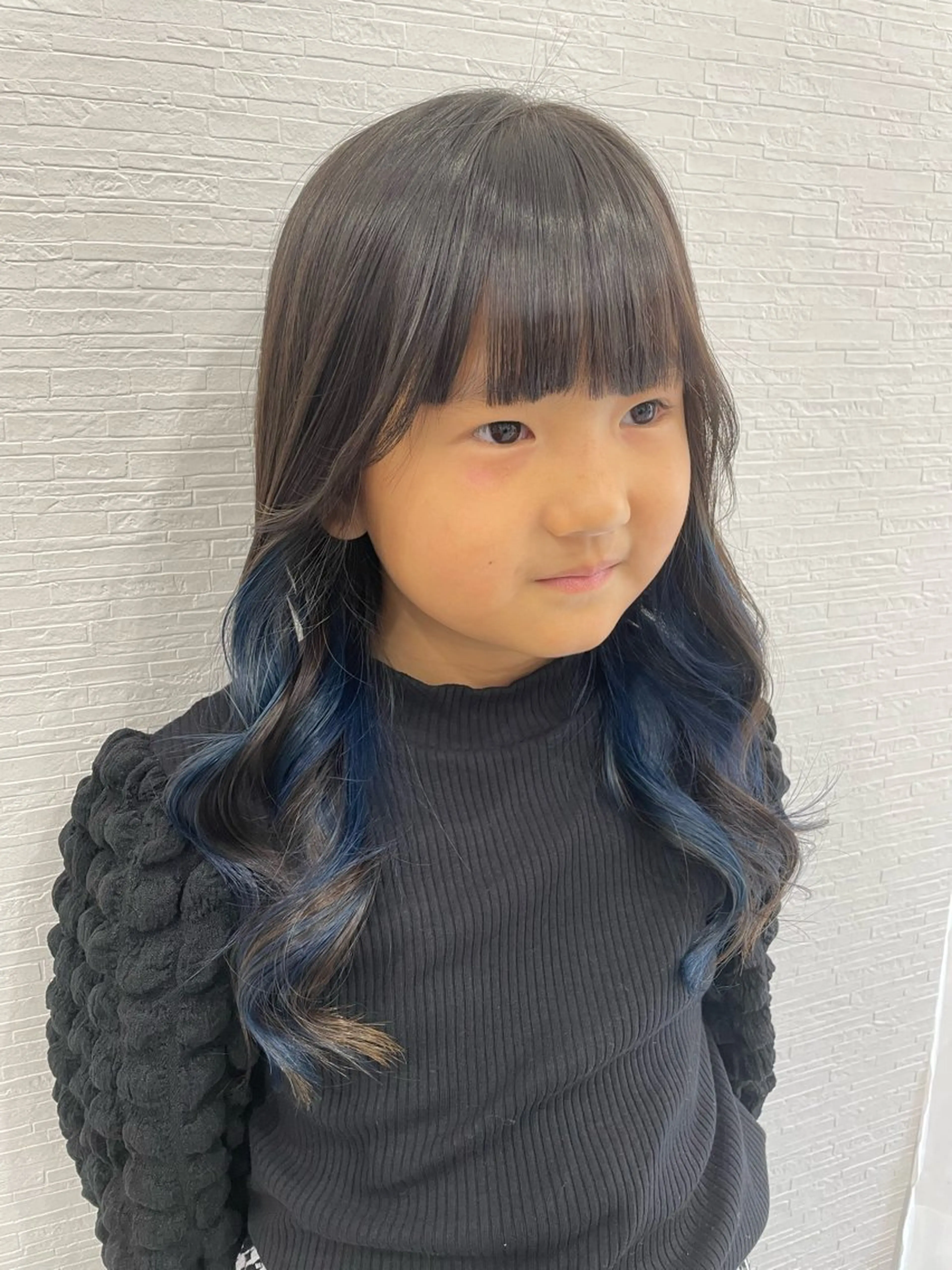 セミロング カラー インナーカラー ヘアカラー Amour なぐらのヘアスタイル