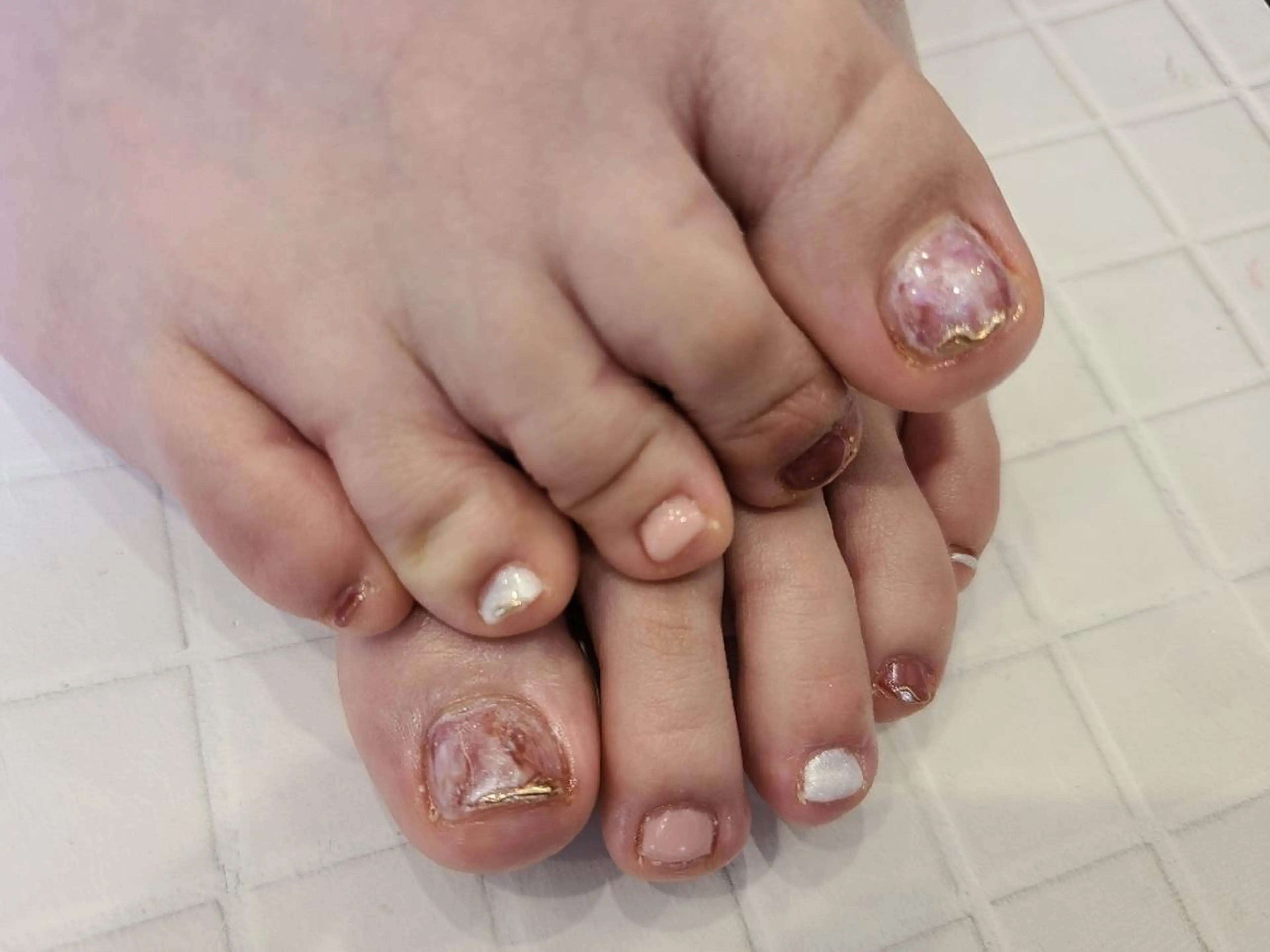 ネイル ニュアンスネイル ピンク フットネイル 関口 友菜のヘアスタイル