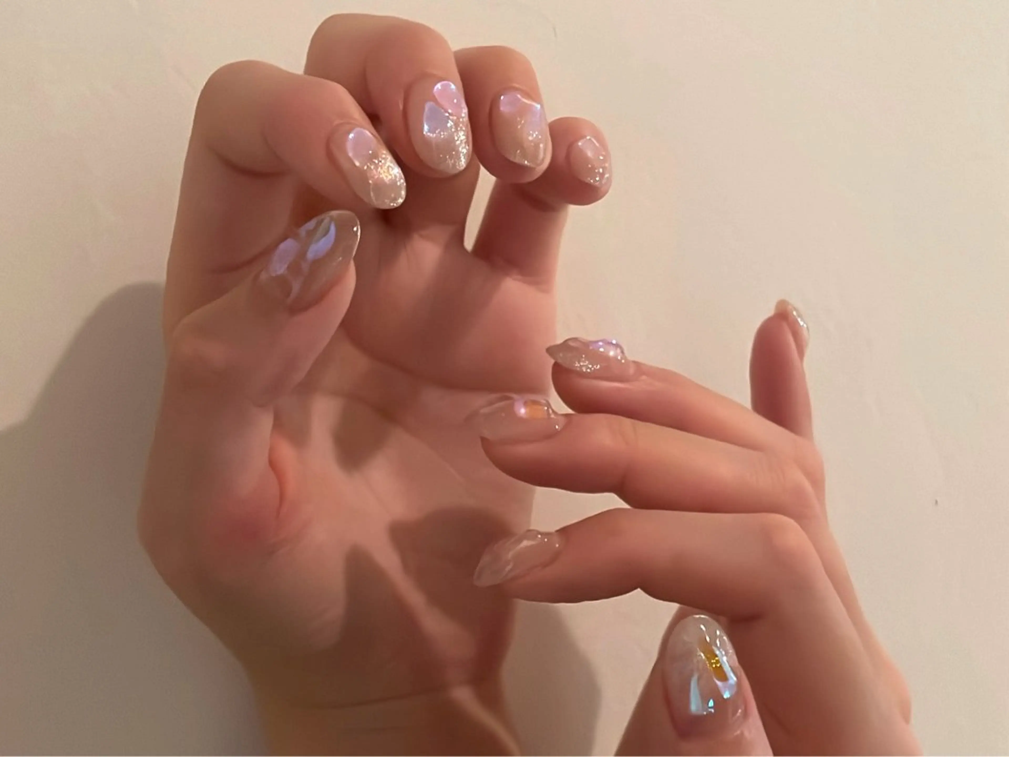 ネイル ハンドネイル 大人ワンホン キラキラ／Ayanoのネイルデザイン