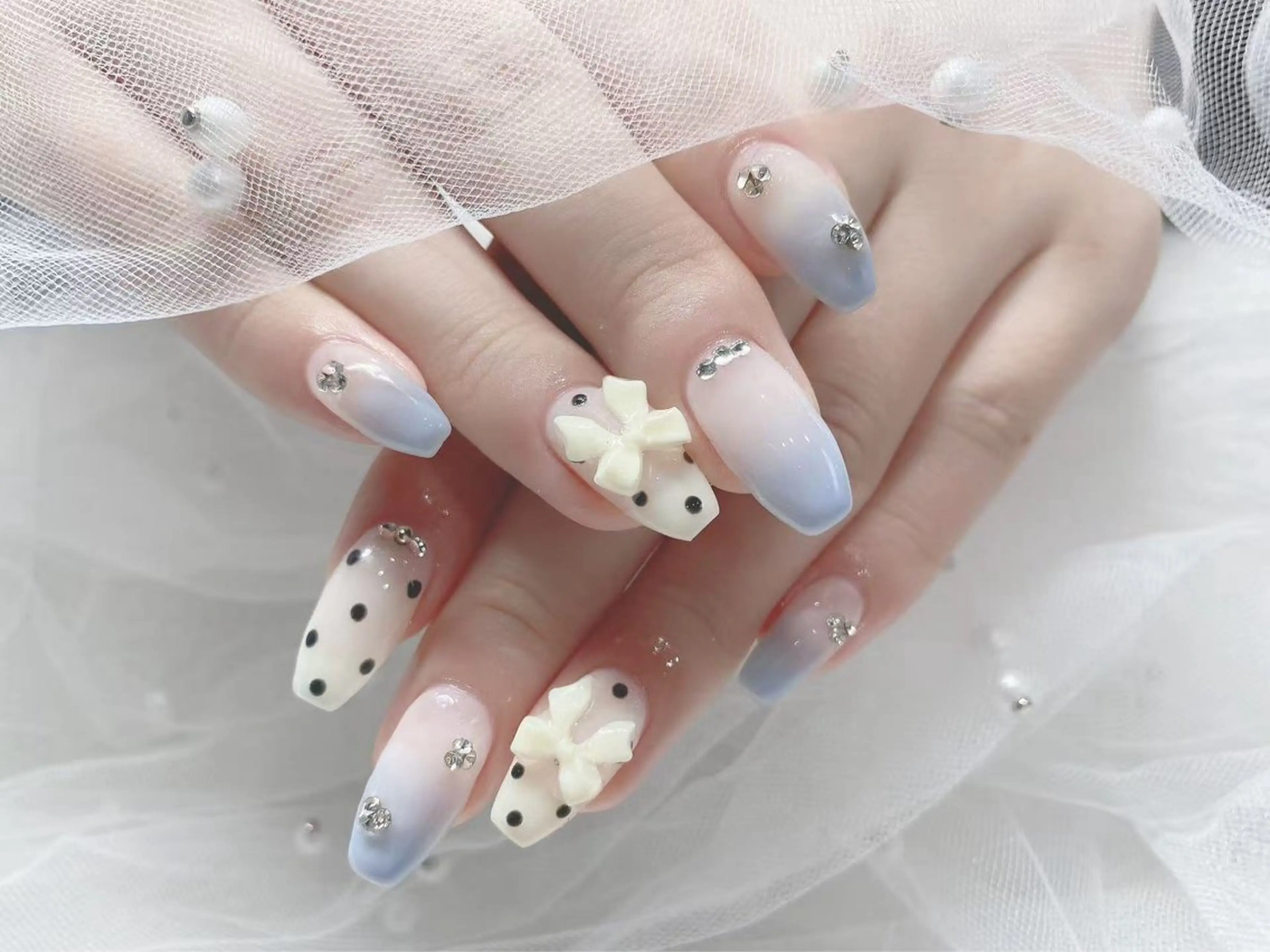 ネイル ハンドネイル I-nailロング /ワンホン/キラキラのネイルデザイン