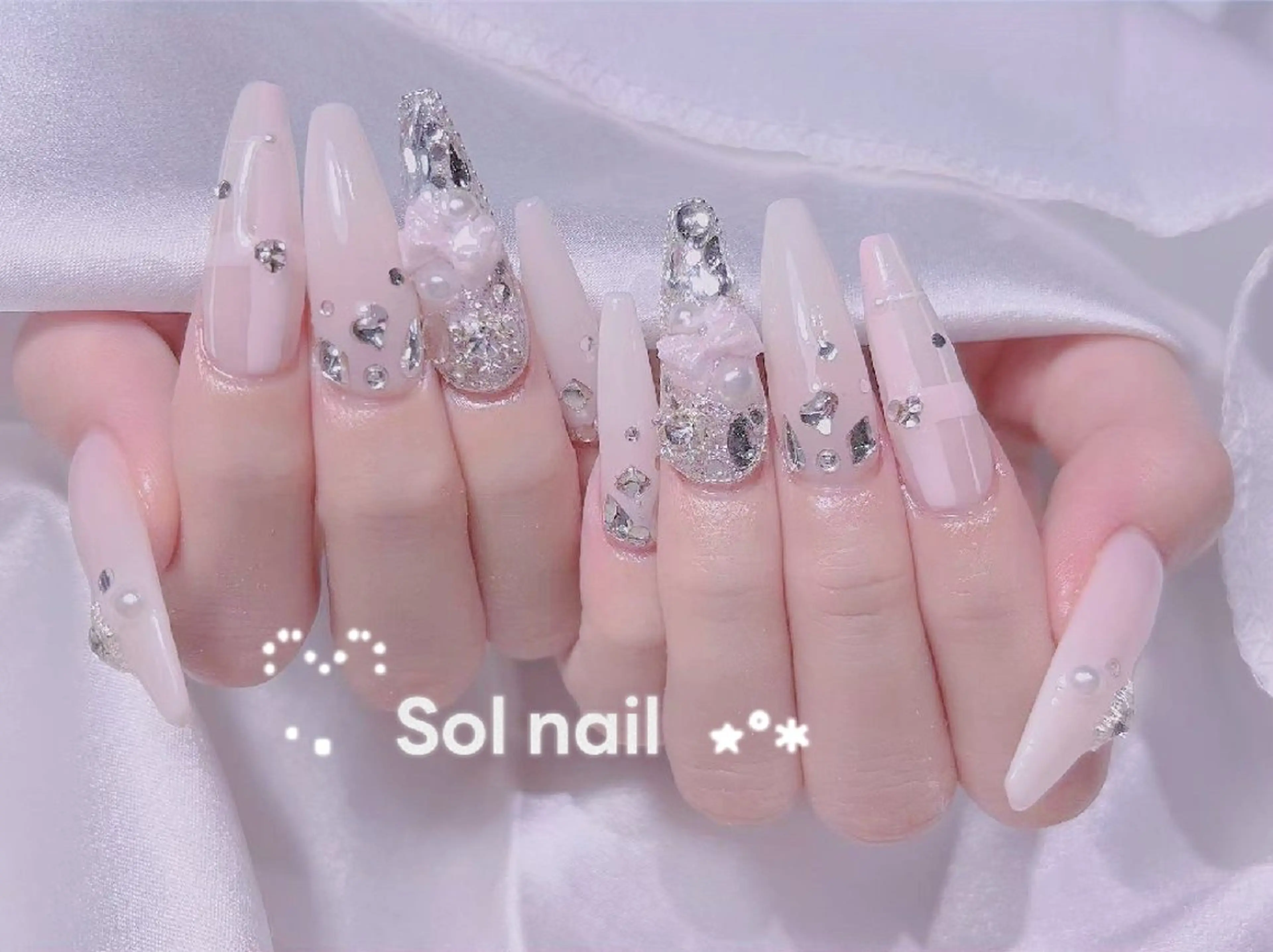 ネイル ハンドネイル ハンドケア Sol Nail ミネのネイルデザイン