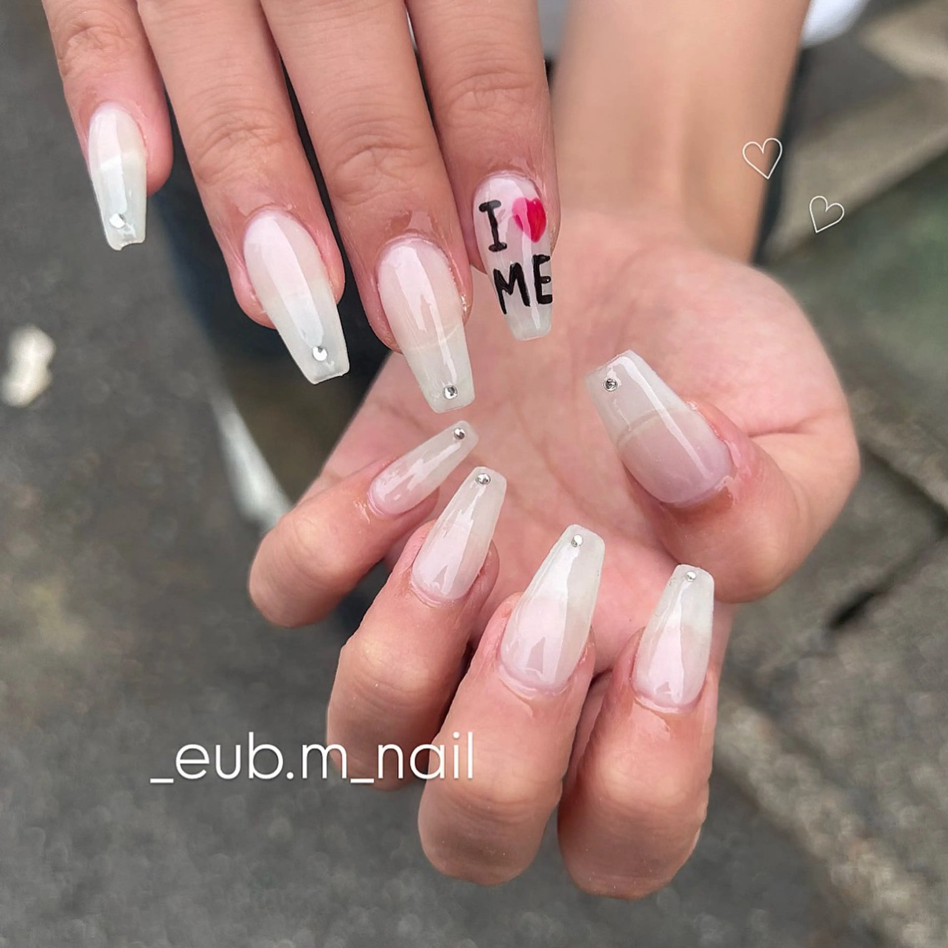 ネイル ホワイト ハンドネイル 深夜ネイルサロン eub.m_nailのネイルデザイン