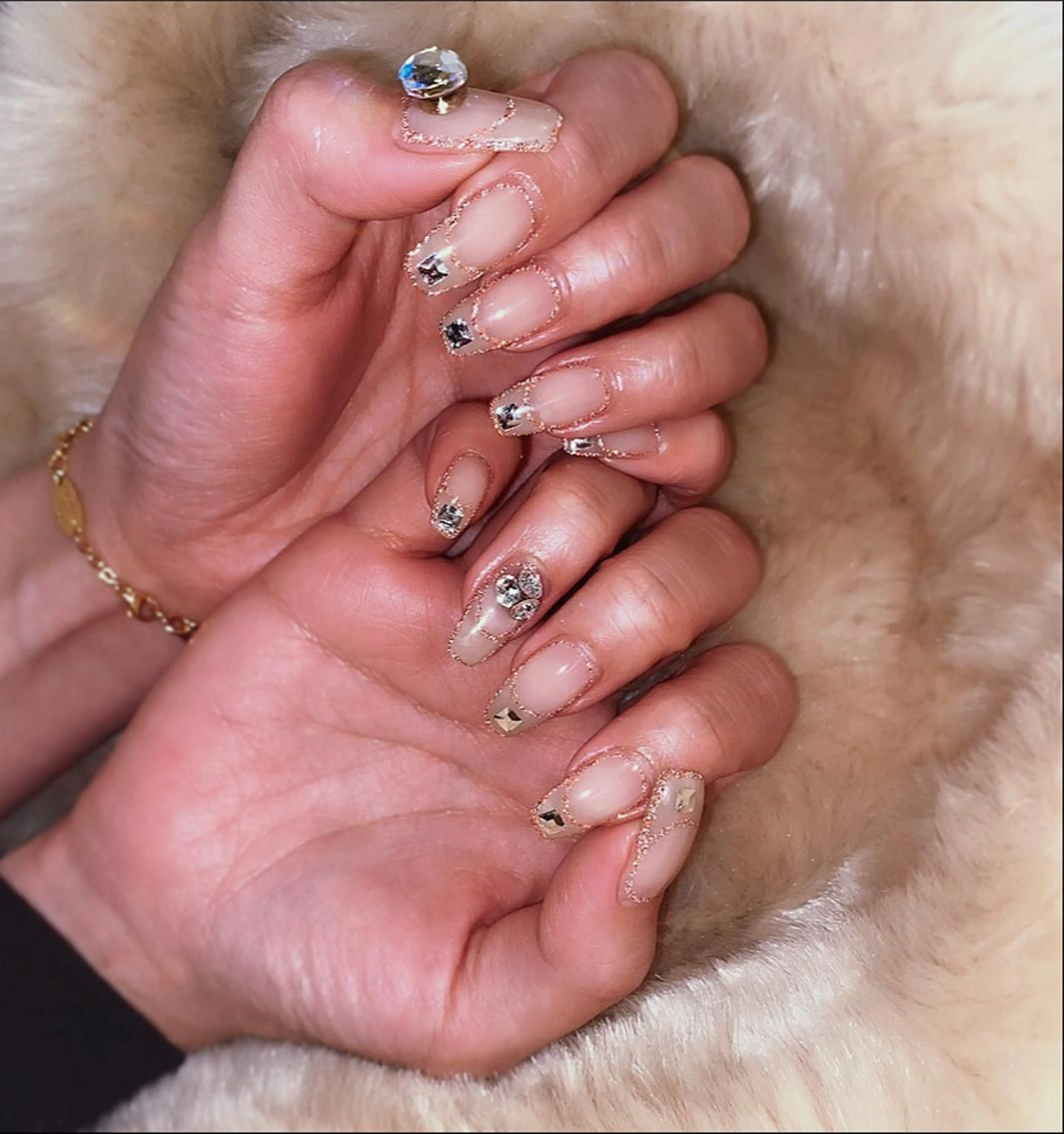 ネイル フラッシュネイル フレンチネイル ラメ(グリッター) ハンドネイル 《カメレオン》 西田美輝のヘアスタイル