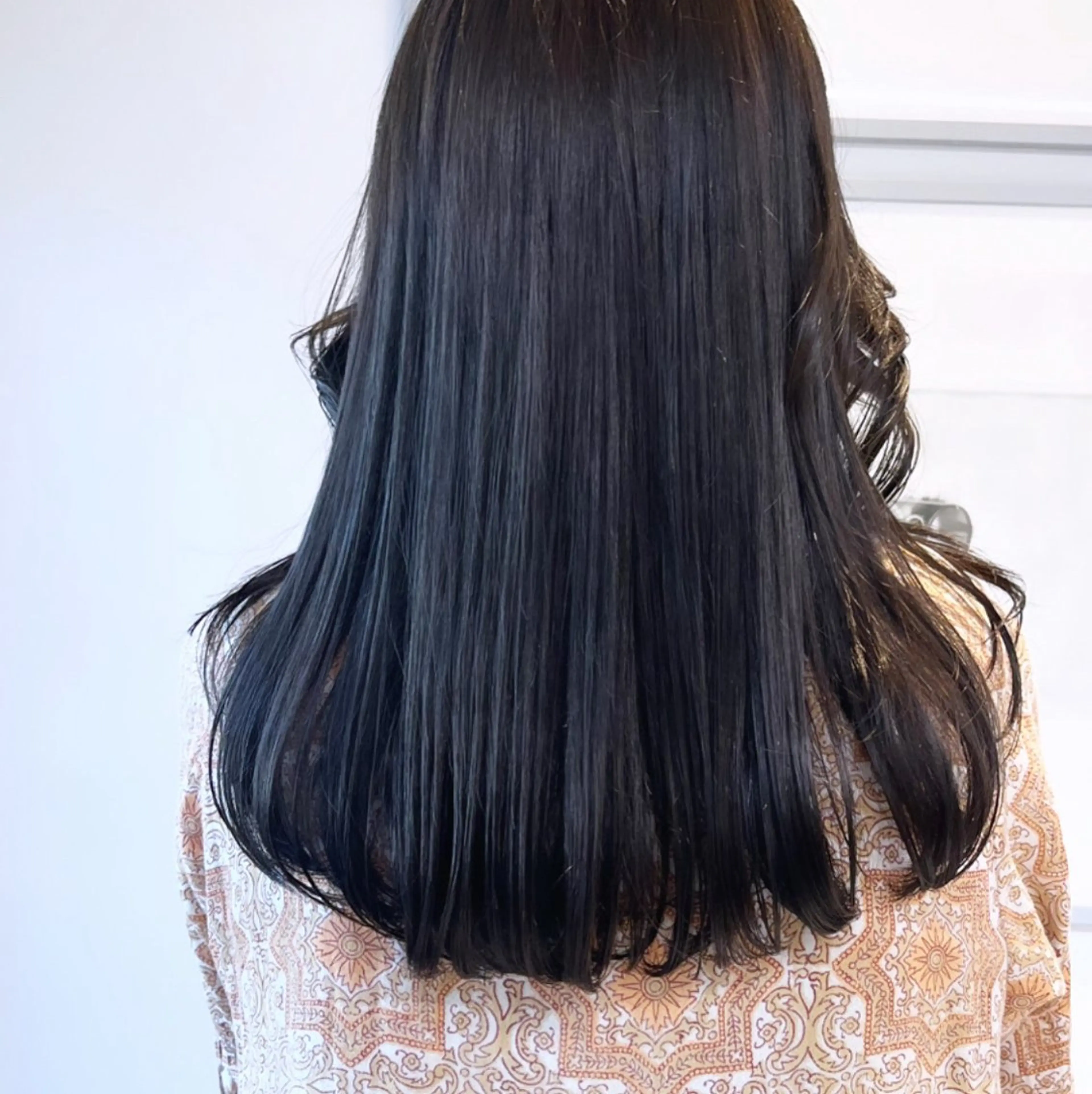 カラー 透明感カラー ダークグレー ダークグレージュ グレージュ ヘアカラー トリートメント ヘッドスパ ヘアセット カジュアルを女っぽく 𝗮𝘆𝗮𝗰𝗼のヘアスタイル