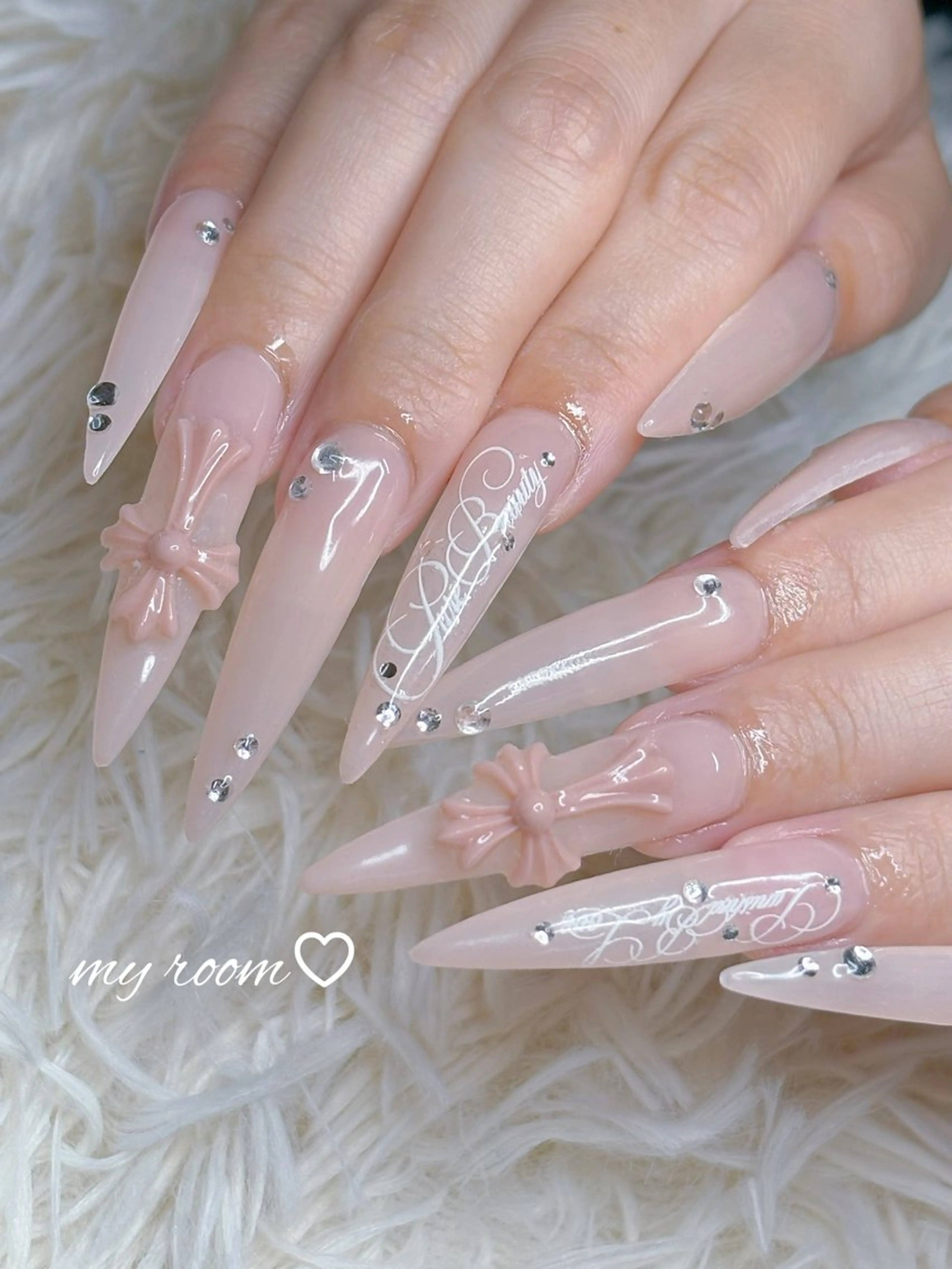 ネイル ハンドネイル うるま市サロン Yuko Izawaのネイルデザイン