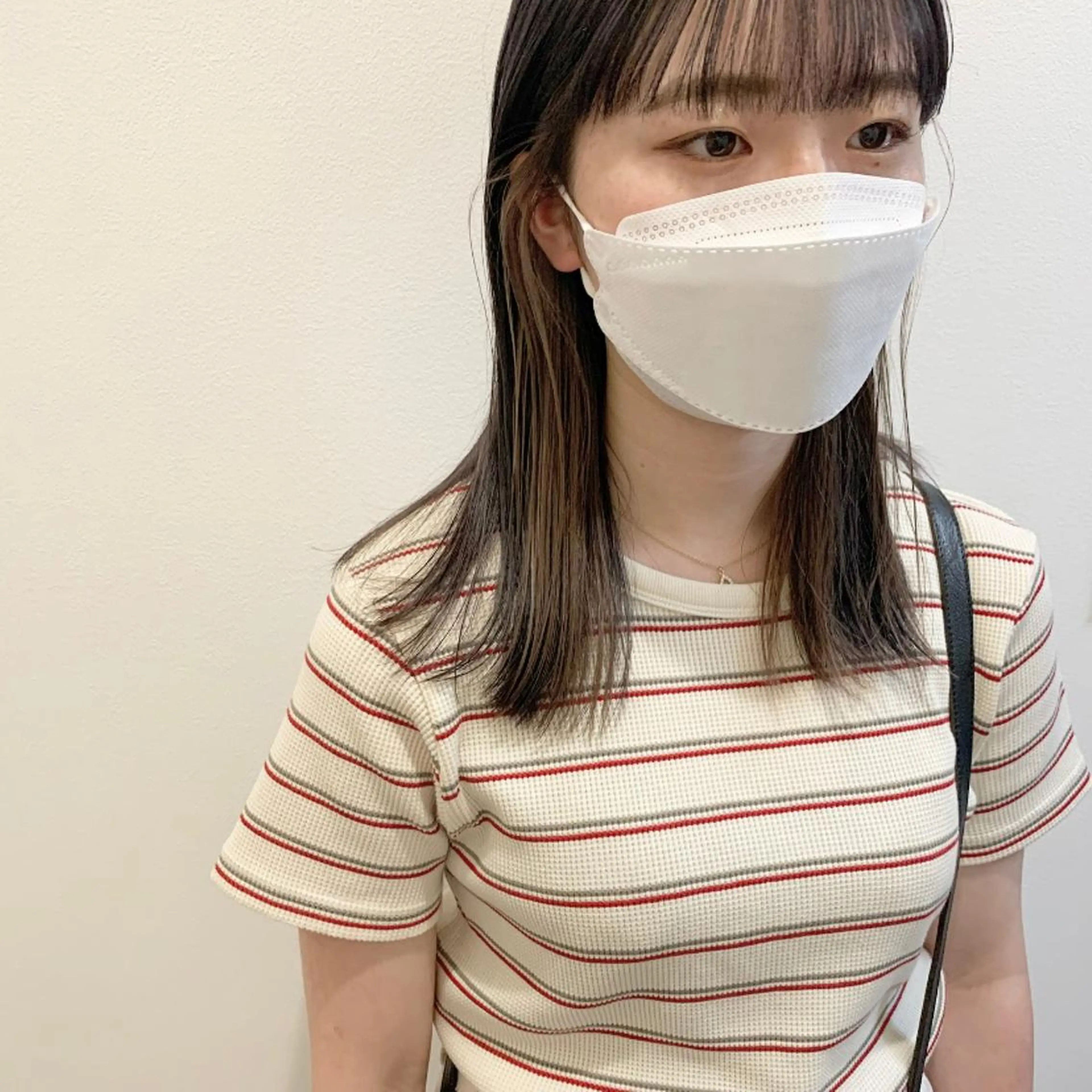 ミディアム カラー ベージュカラー インナーカラー ミルクティーベージュ ワイドバング MARU パーマ/レイヤーのヘアスタイル