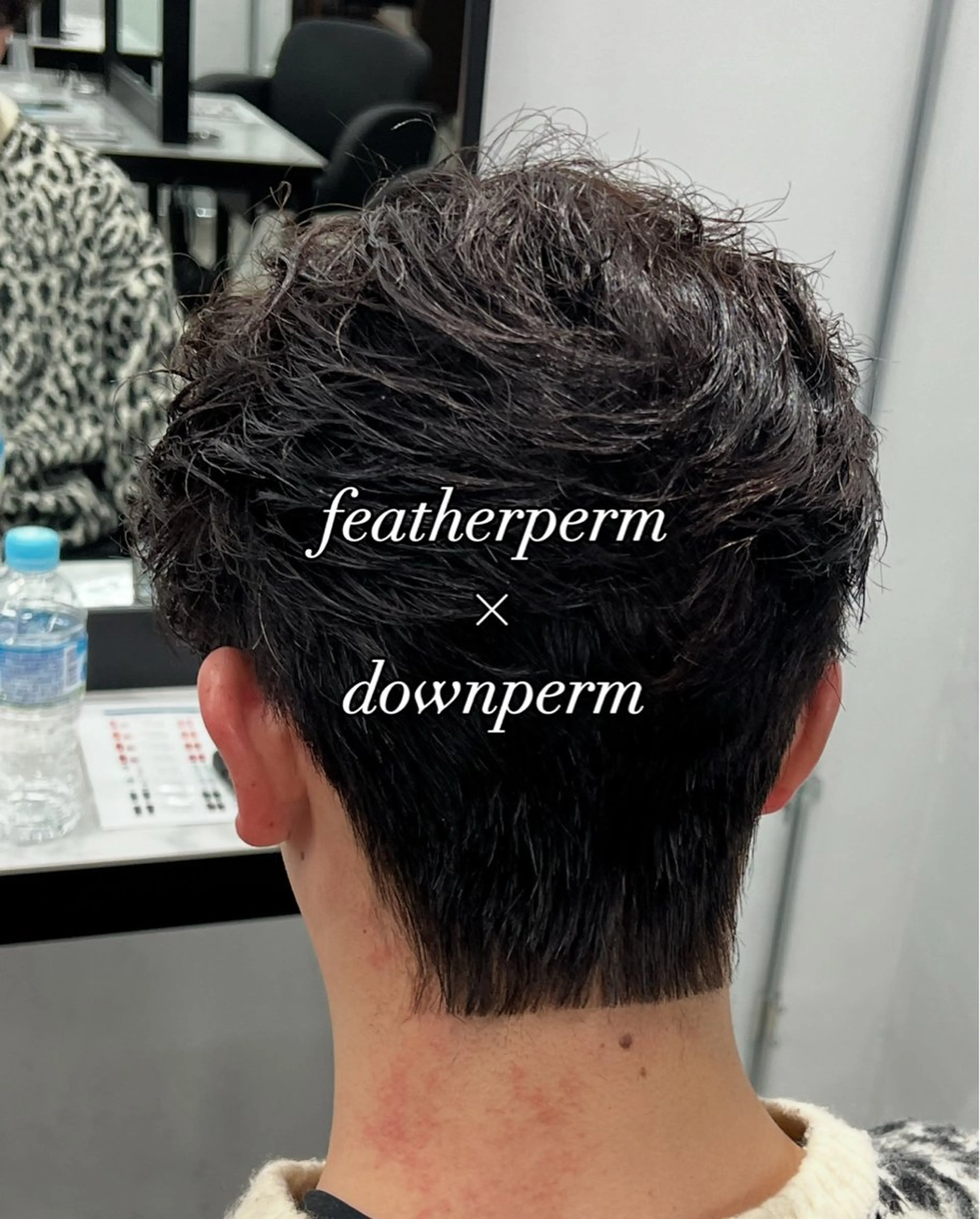 ミディアム パーマ メンズ ミディアムパーマ ダウンパーマ フェザーパーマ メンズパーマ 湖城 恵吾のヘアスタイル