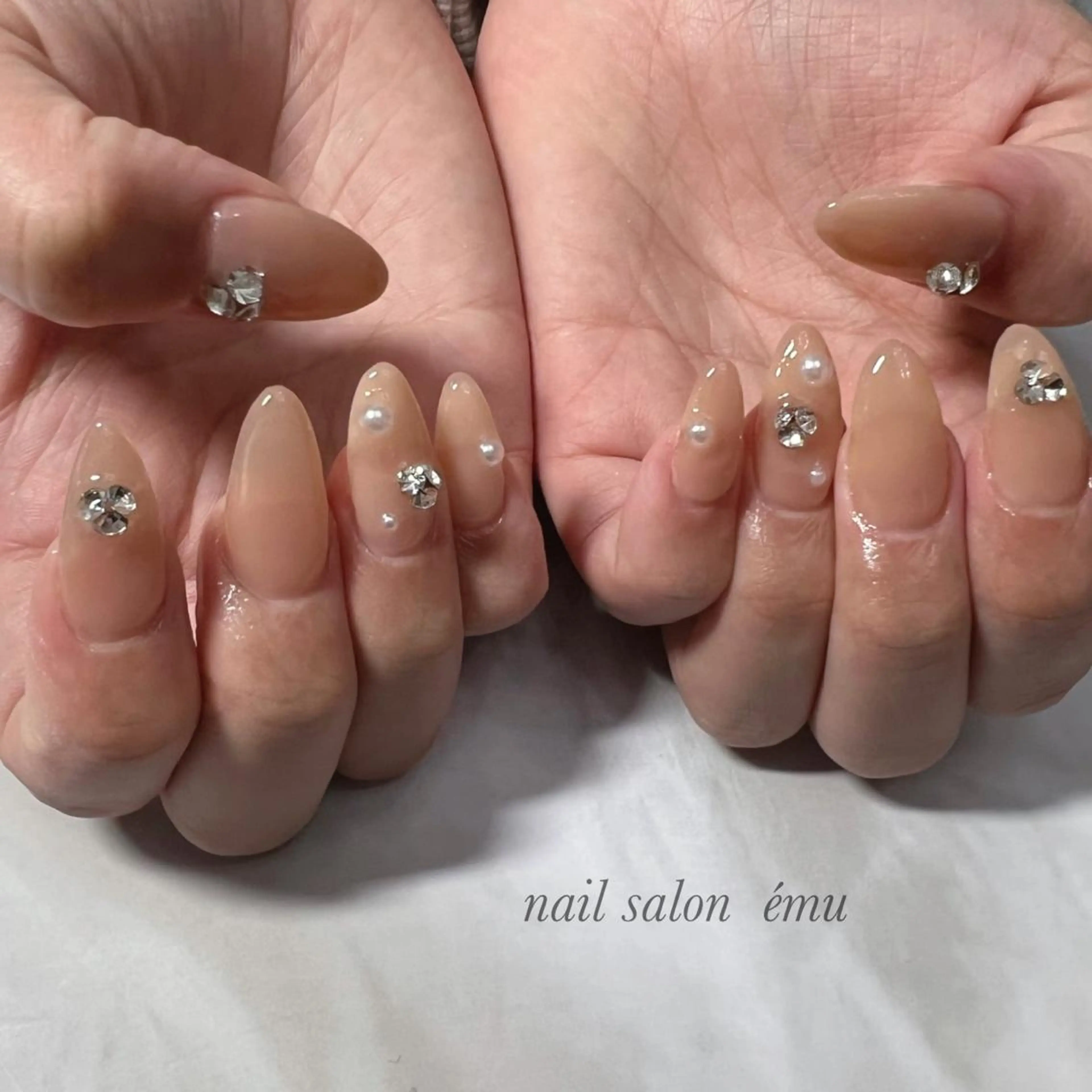 セミロング ハンドネイル nail salon émuのネイルデザイン