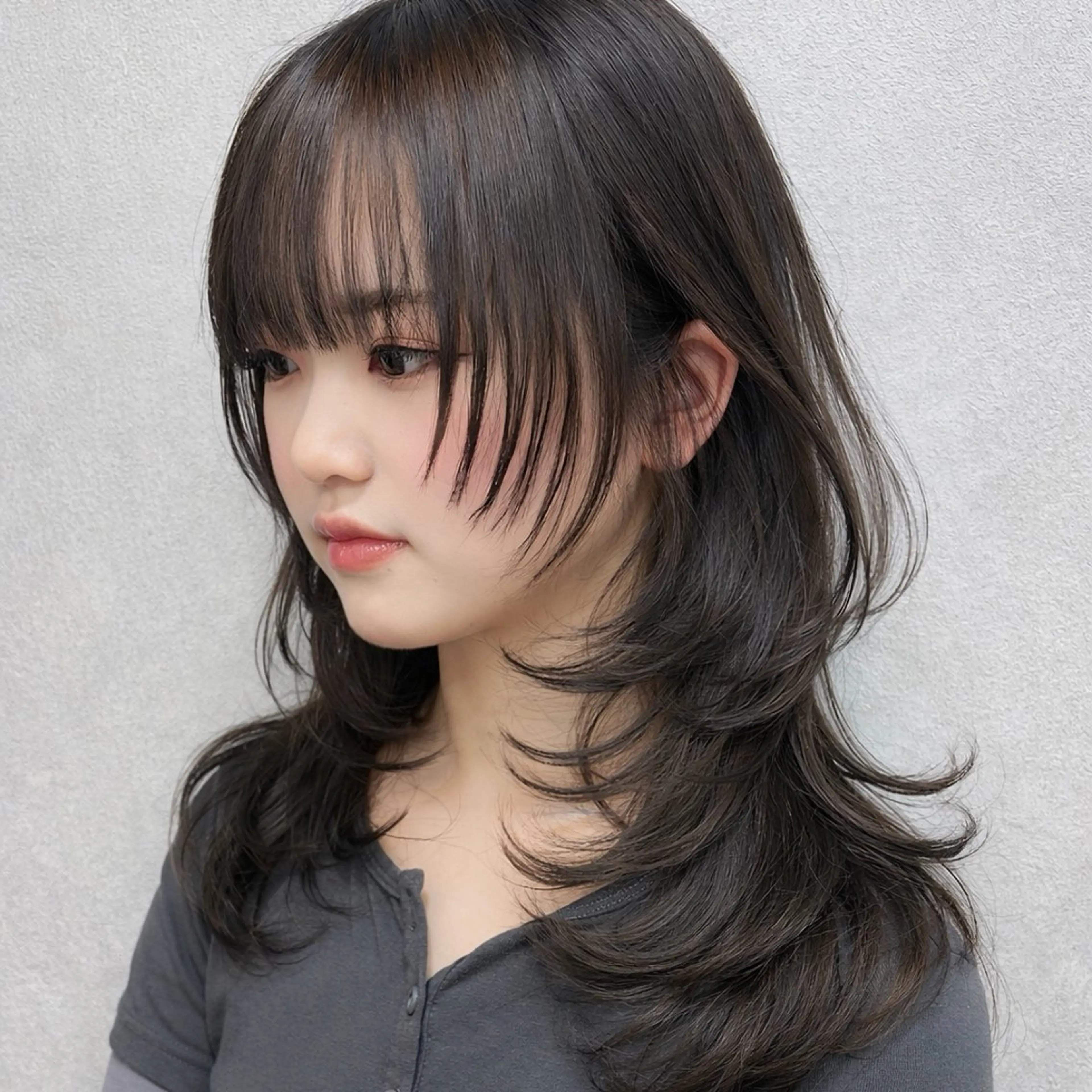 ロング カット ヘアカラー maya レイヤーカットのヘアスタイル