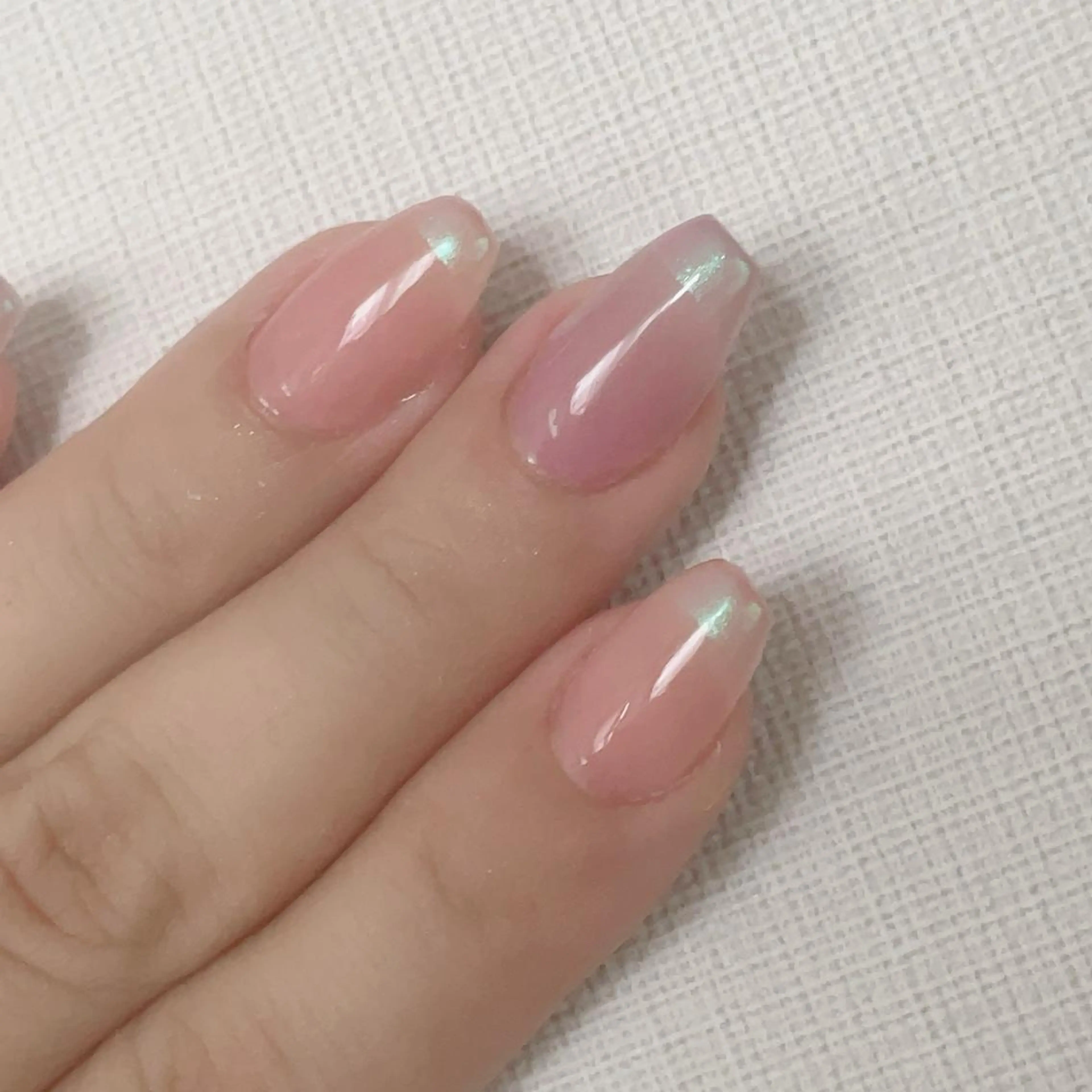 ネイル オーロラネイル フレンチネイル Nail salon Ariettyのネイルデザイン