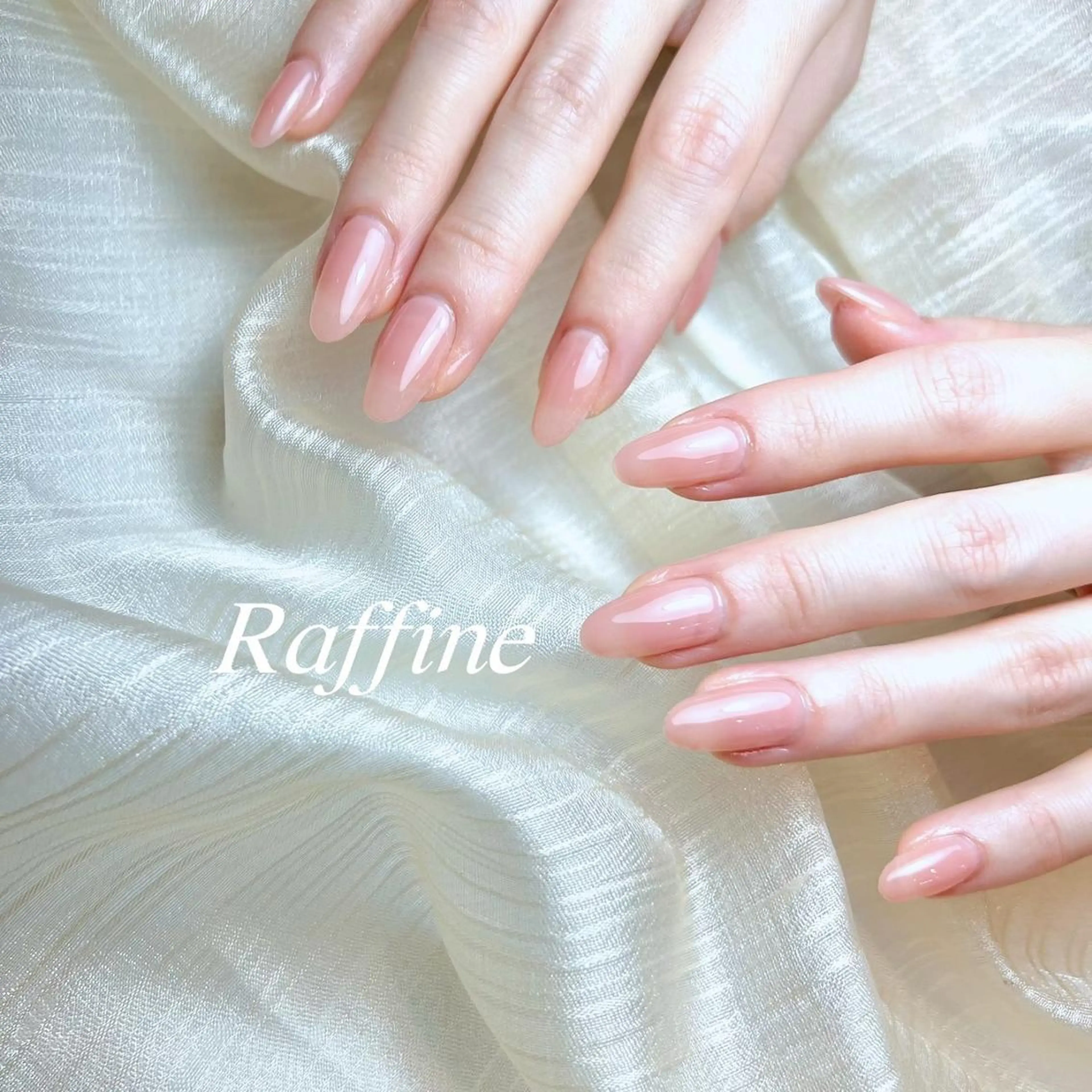 ネイル RAFFINE haru🦋🩵のネイルデザイン