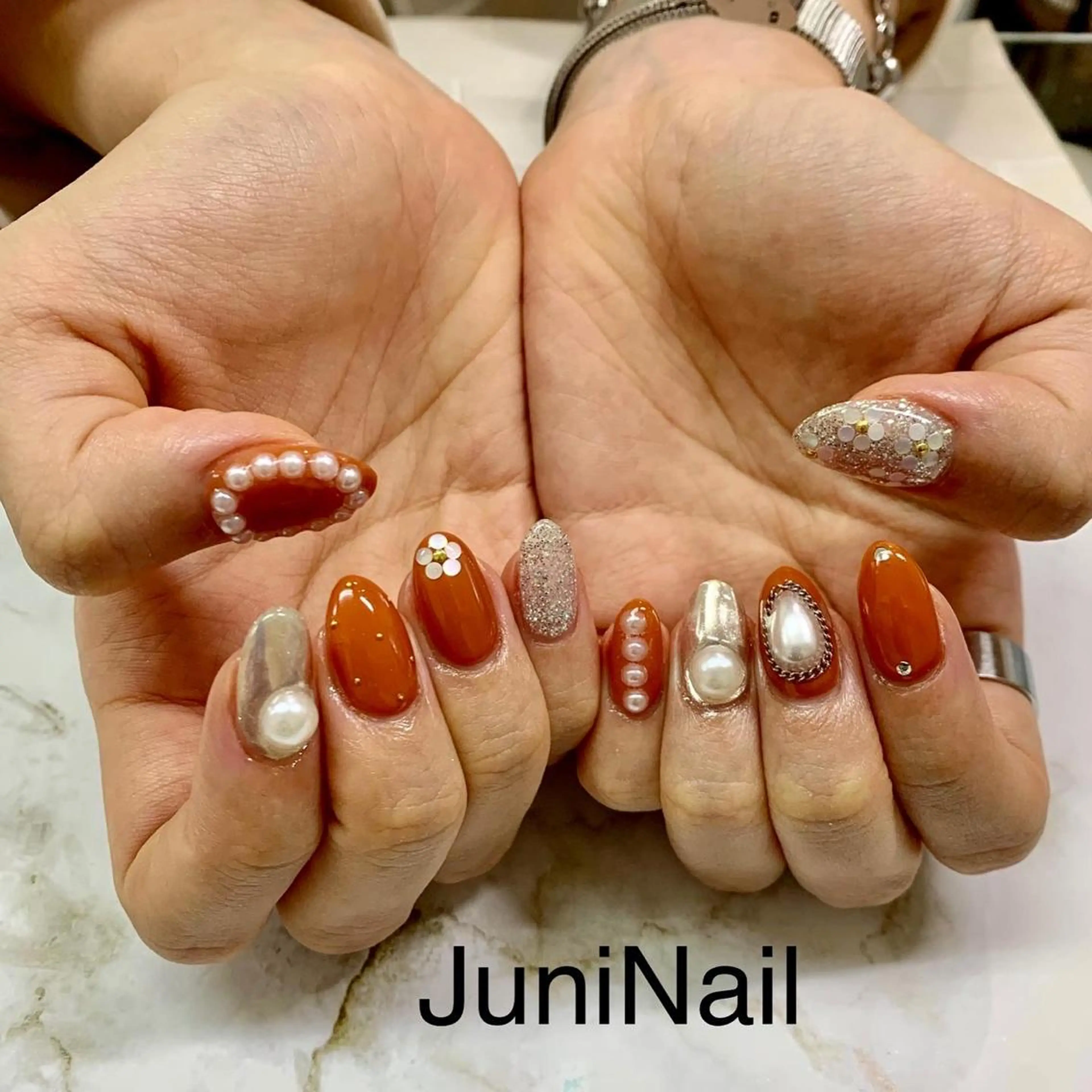 ネイル オーロラネイル クリアネイル フラッシュネイル フレンチネイル 氷ネイル・うるうるネイル ハンドネイル JuniNail 주니네일🇰🇷suのネイルデザイン