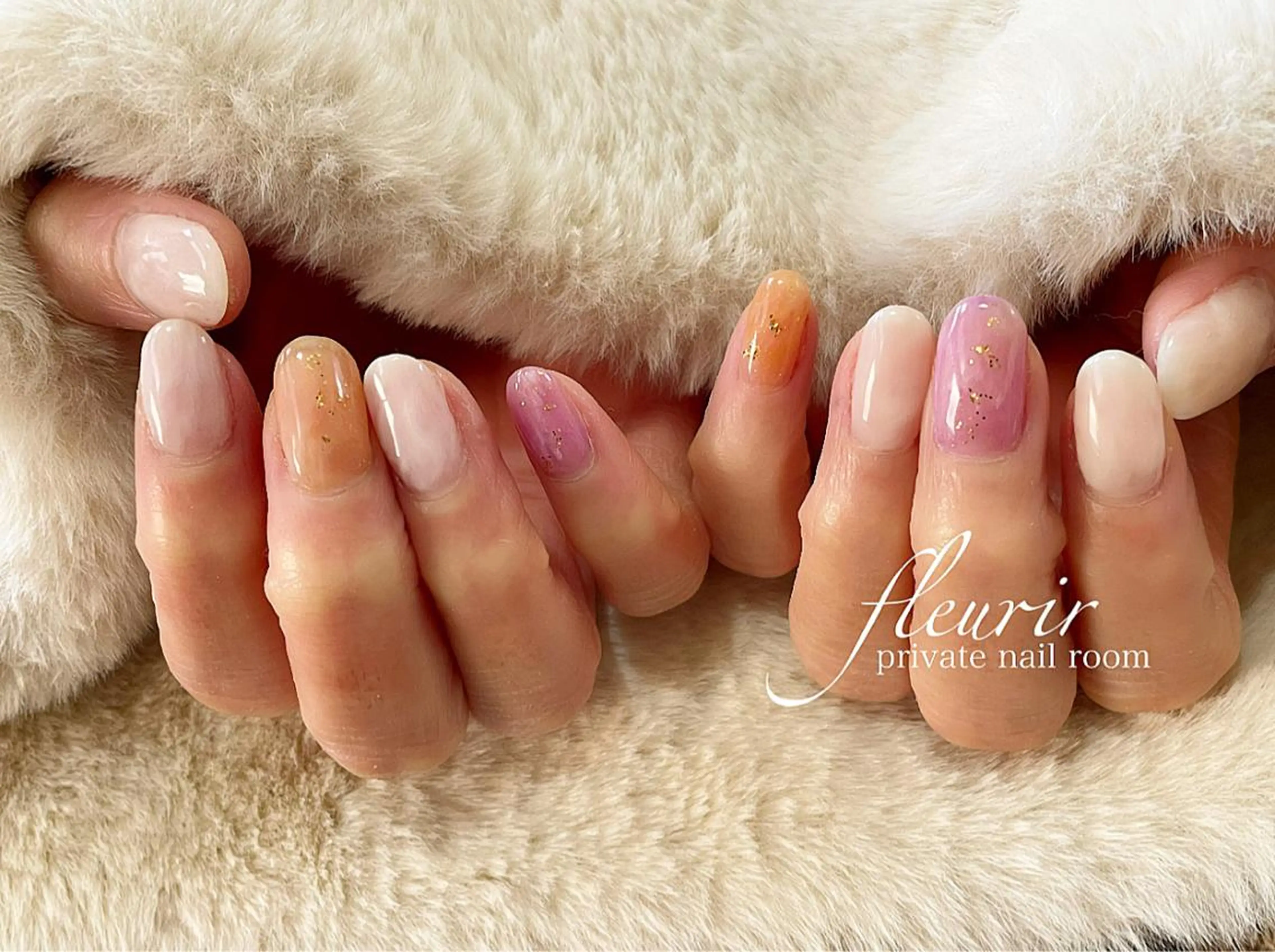 ネイル ラメ(グリッター) 大理石ネイル(マーブル) ニュアンスネイル ワンカラーネイル ホワイト フルリール 【プライベートサロンのネイルデザイン