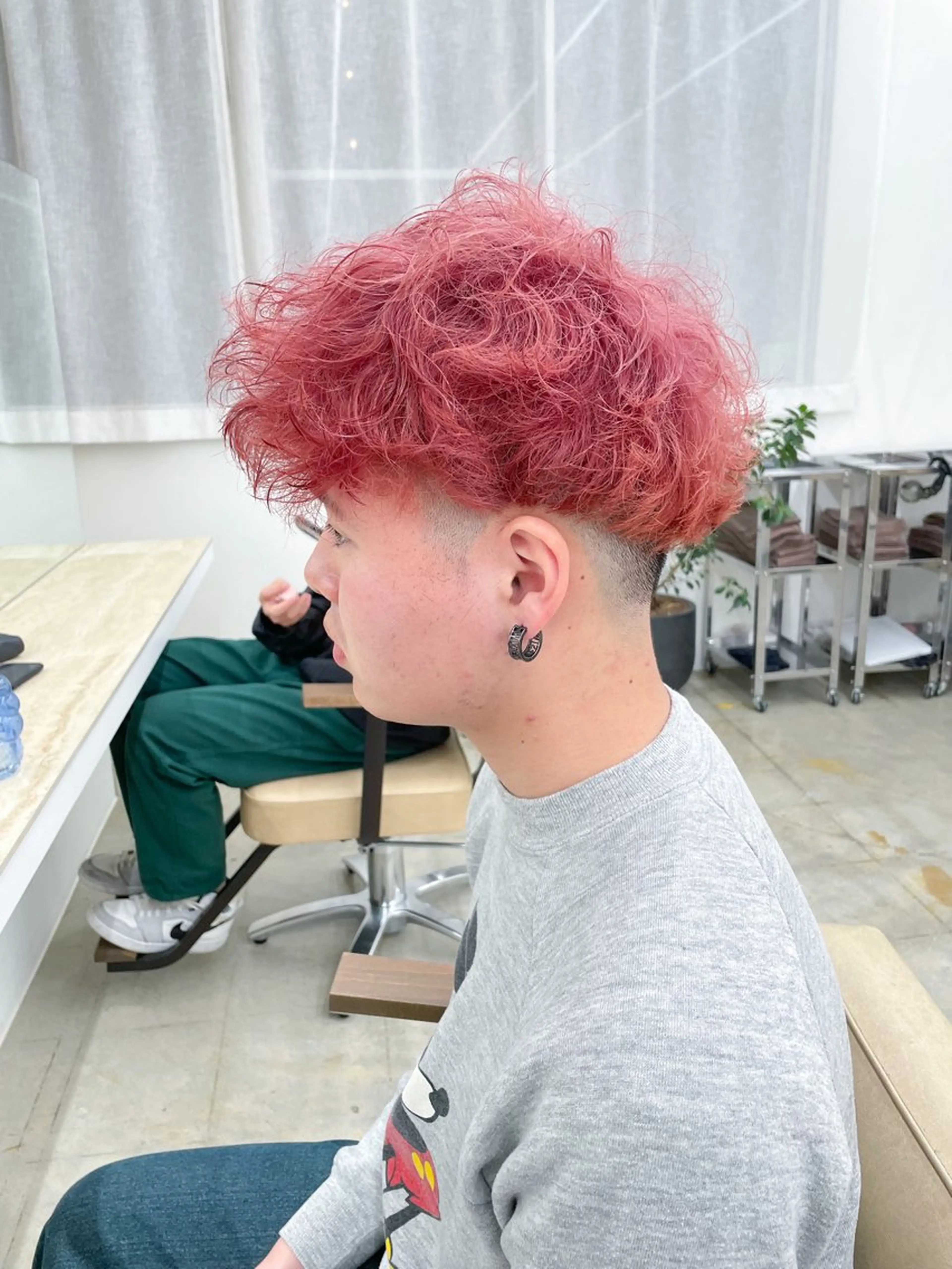 ショート カラー メンズ メンズハイトーン マッシュ ツーブロック 刈り上げ ハイトーンカラー カット ヘアカラー トリートメント ハイトーン/レイヤー /ケアブリーチ石川治のヘアスタイル