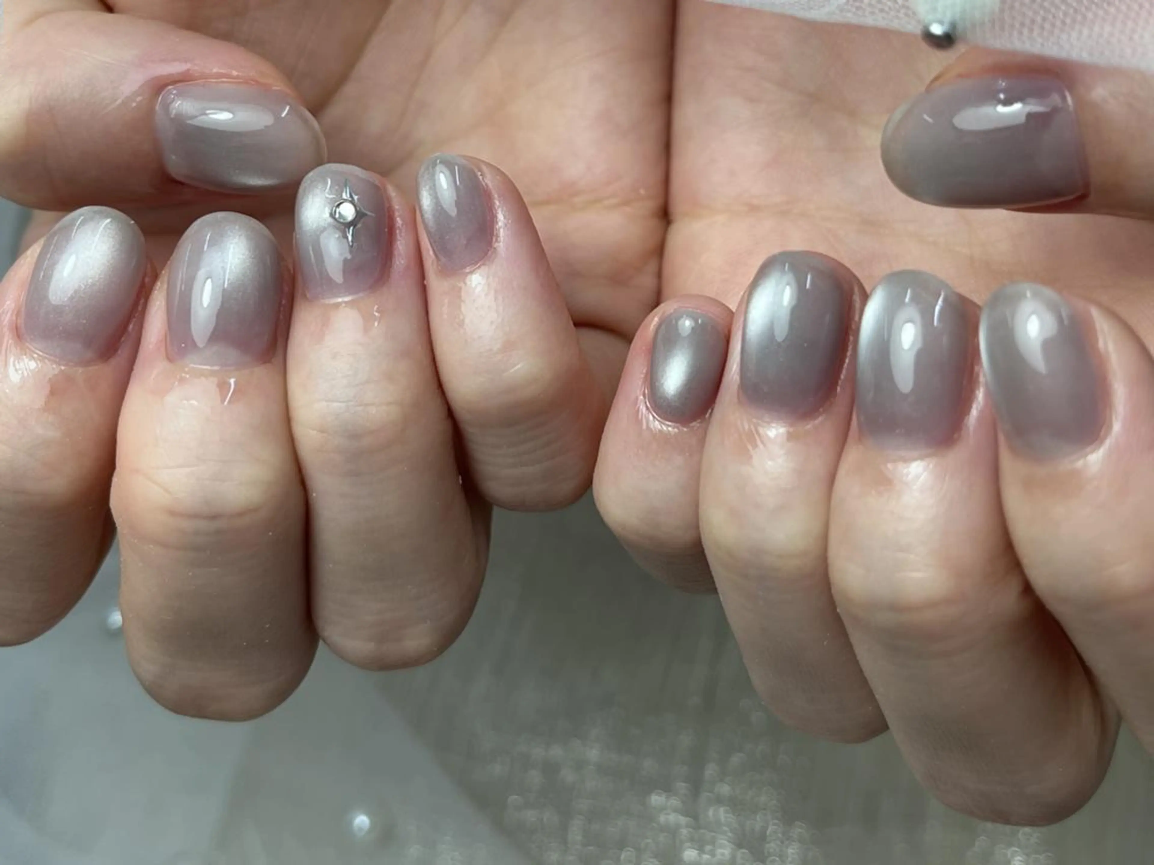 ネイル グラデーション シルバー シンプルネイル ハンドネイル ToliyDeliy Nail Salonのネイルデザイン