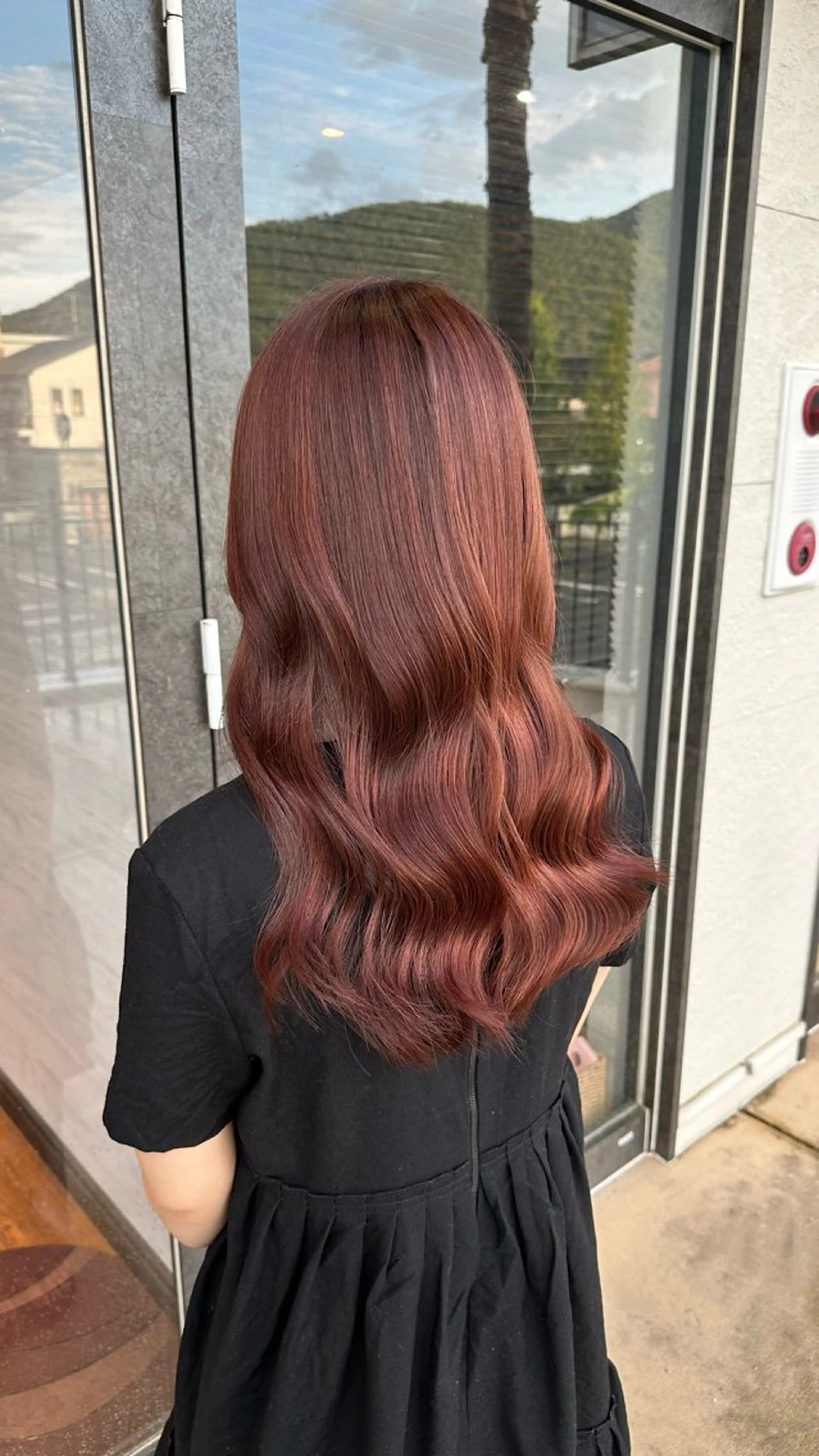 ロング カラー ブラウンカラー ピンクカラー ピンクブラウン カット ヘアカラー トリートメント 鵜飼 真伍のヘアスタイル