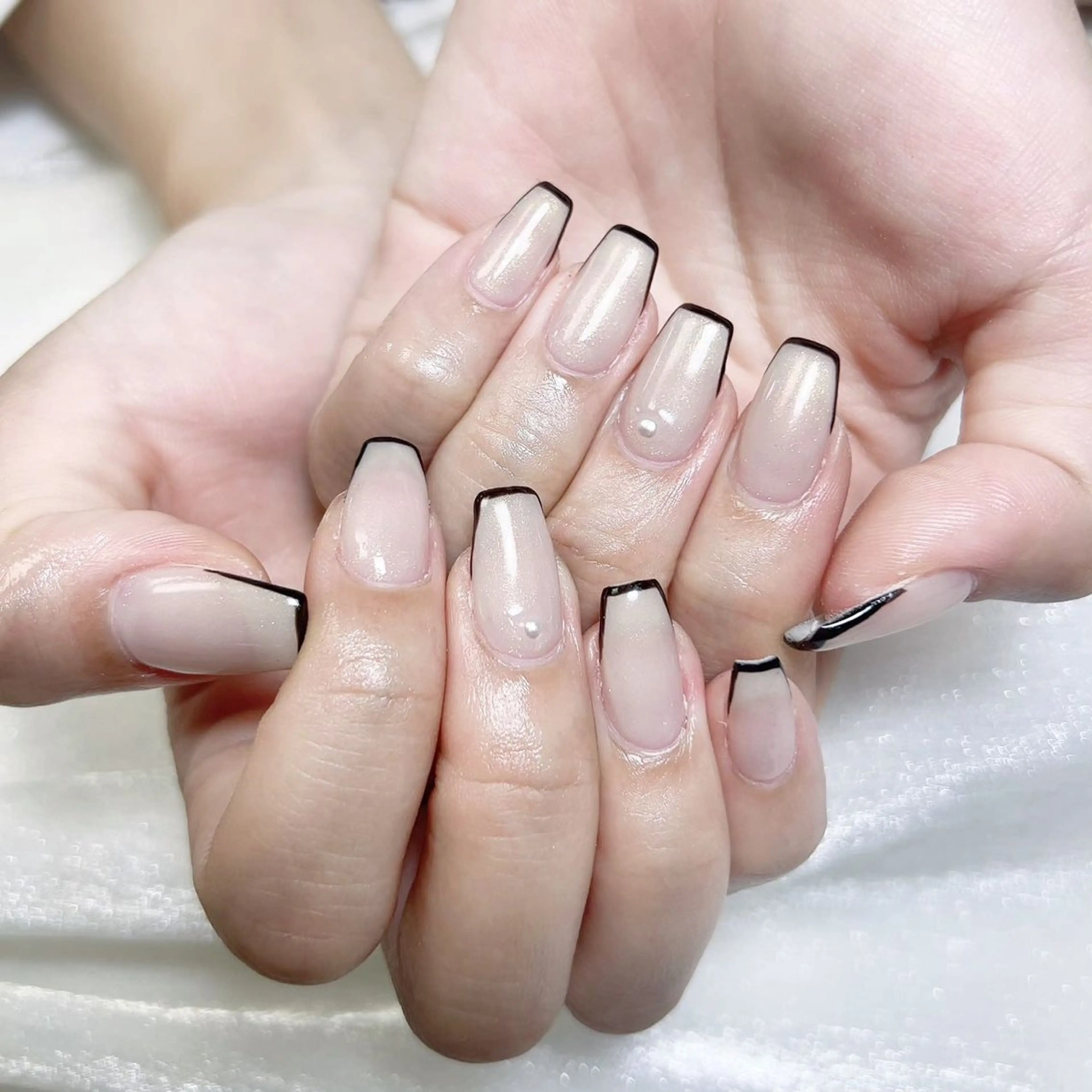 ネイル アートネイル オーロラネイル ガーリー キラキラネイル 韓国ネイル ハンドネイル Nail salon 木にいるのネイルデザイン