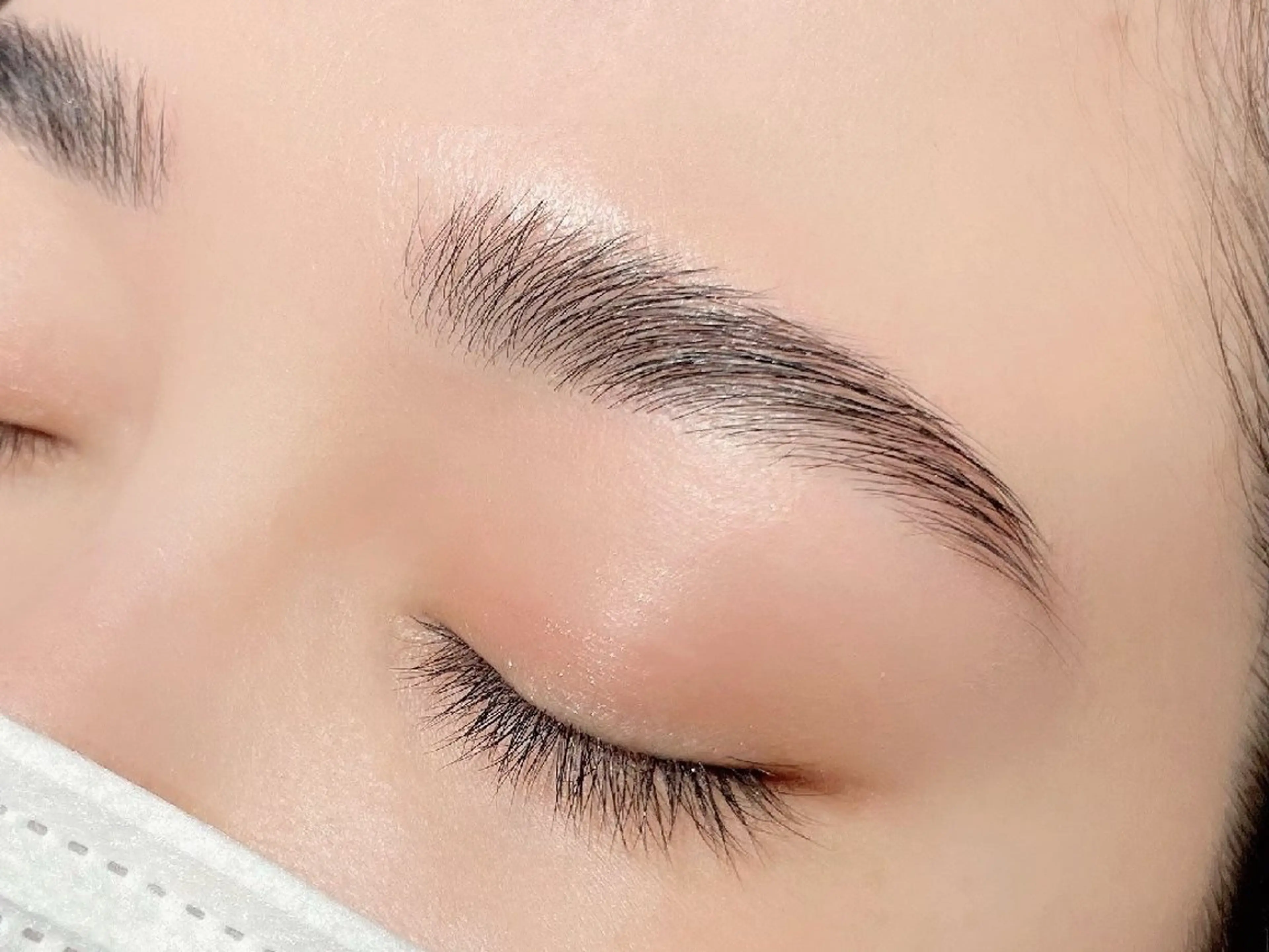 【アイブロウラミネーション】(ハリウッドブロウ)の写真