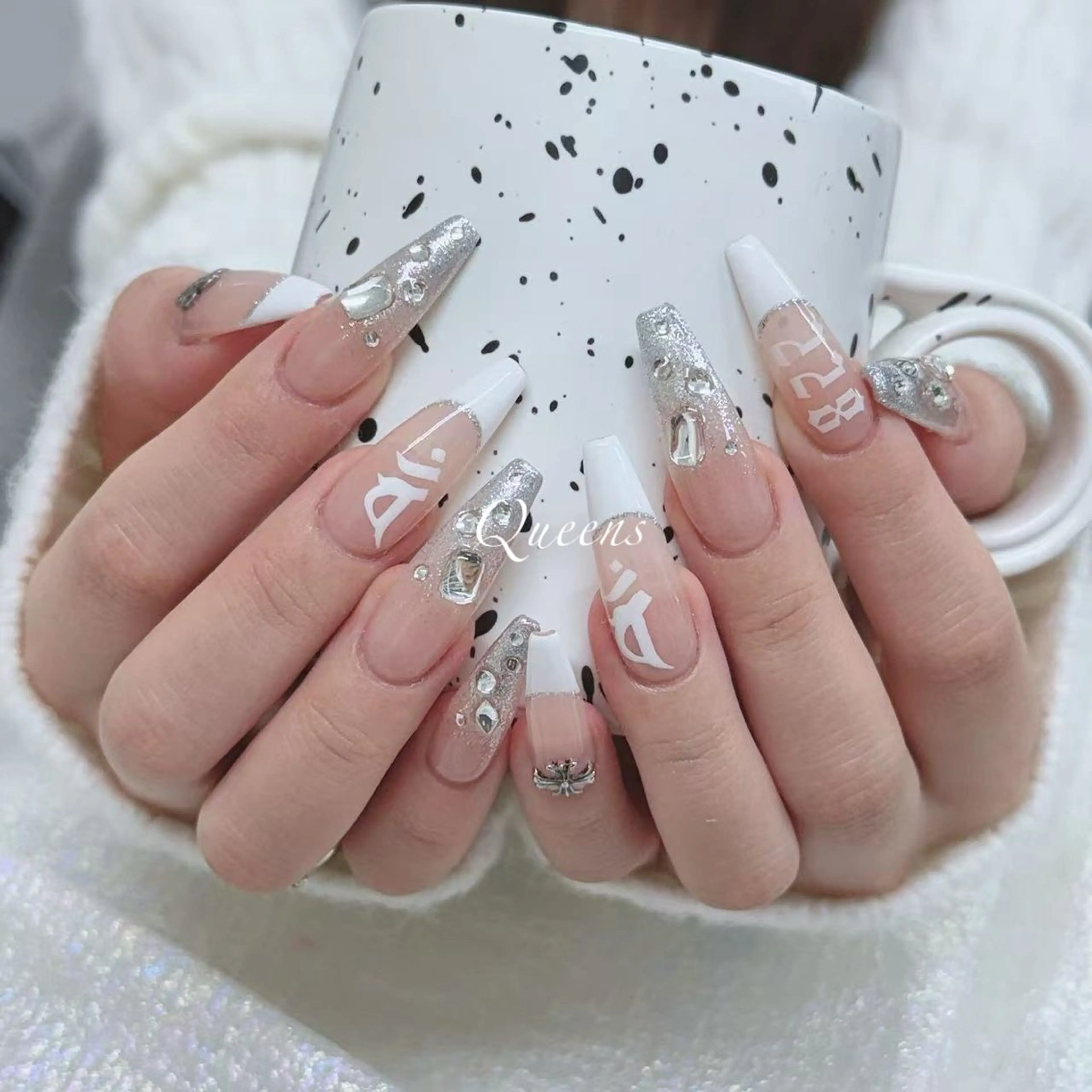 ネイル ハンドネイル Queens マオのネイルデザイン