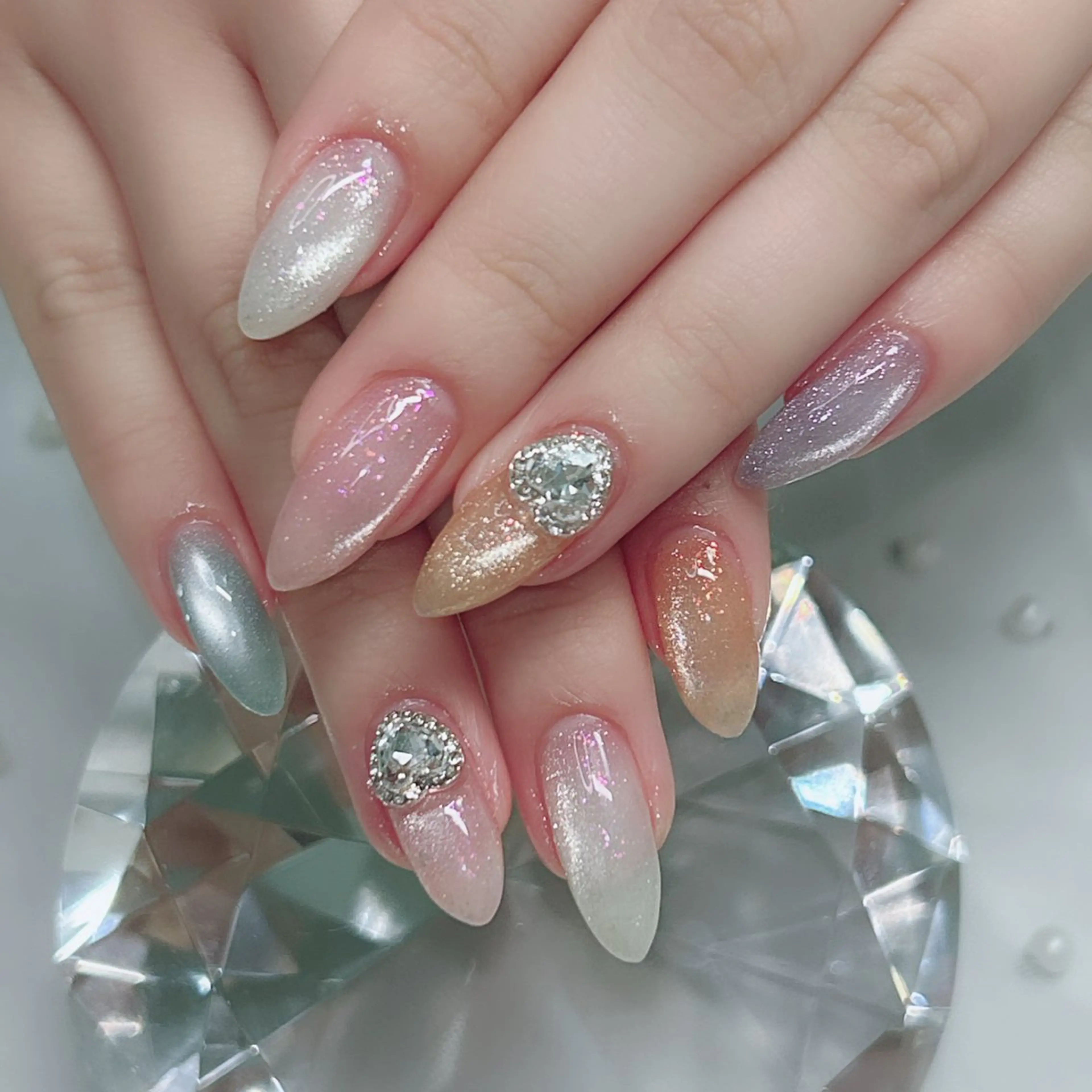 ネイル オーロラネイル ミラーネイル オフィスネイル ワンカラーネイル シンプルネイル ハンドネイル Cute Tips nailのネイルデザイン
