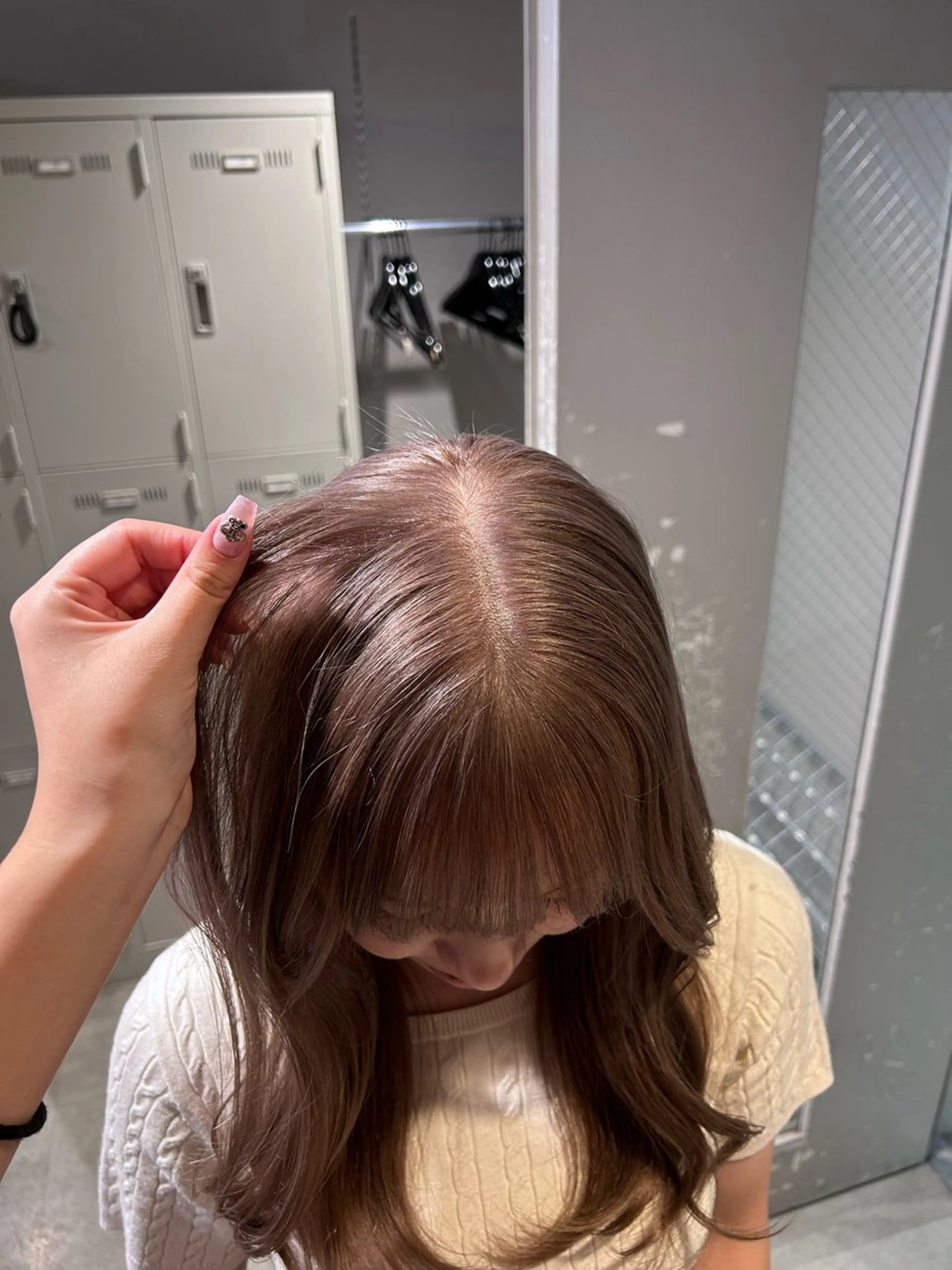 カラー ヘアカラー トリートメント 透明感ベージュ🤎 ナチュラルレイヤーのヘアスタイル