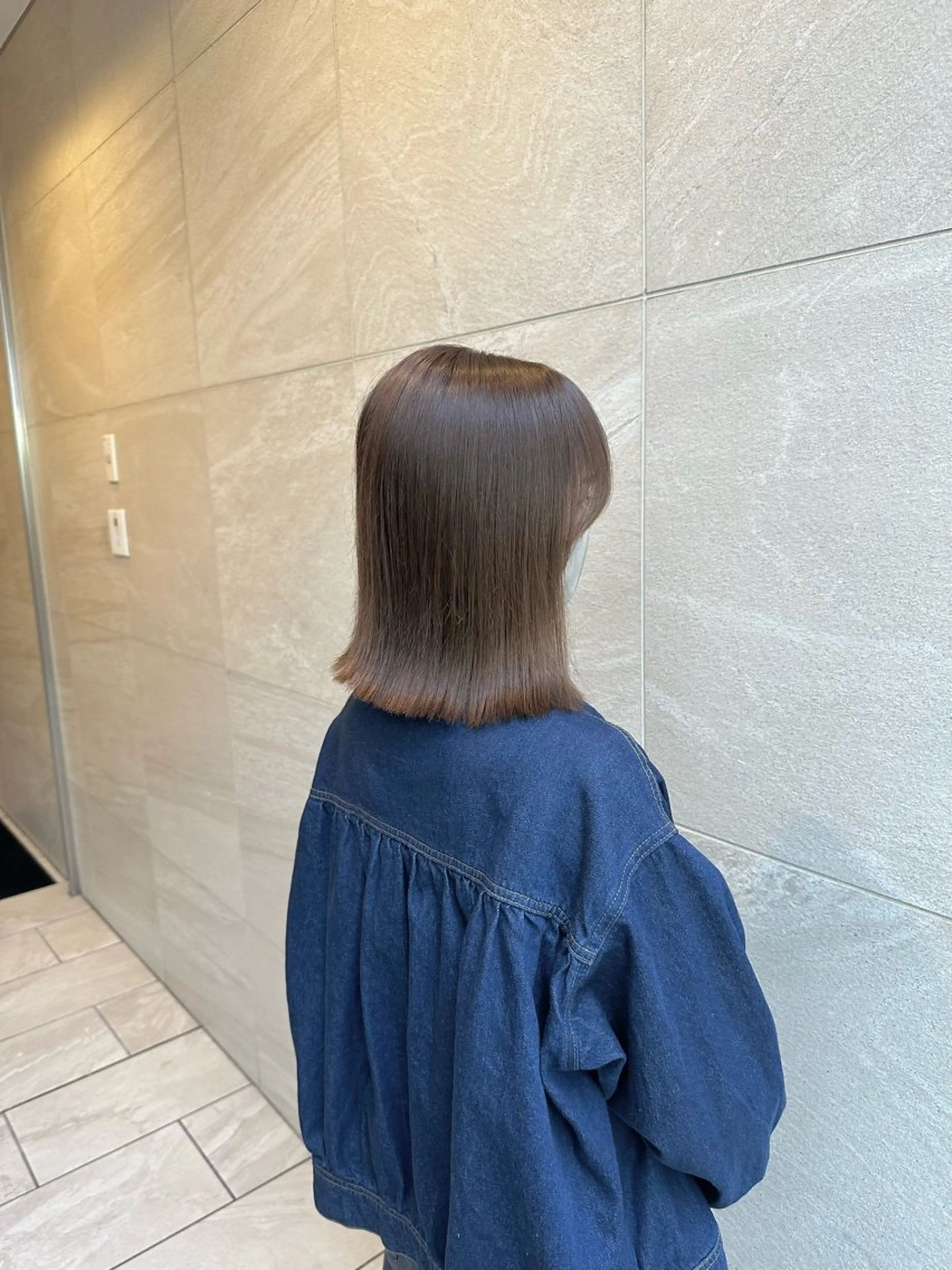 ミディアム 柔らかいハイトーン/ kizunaのヘアスタイル