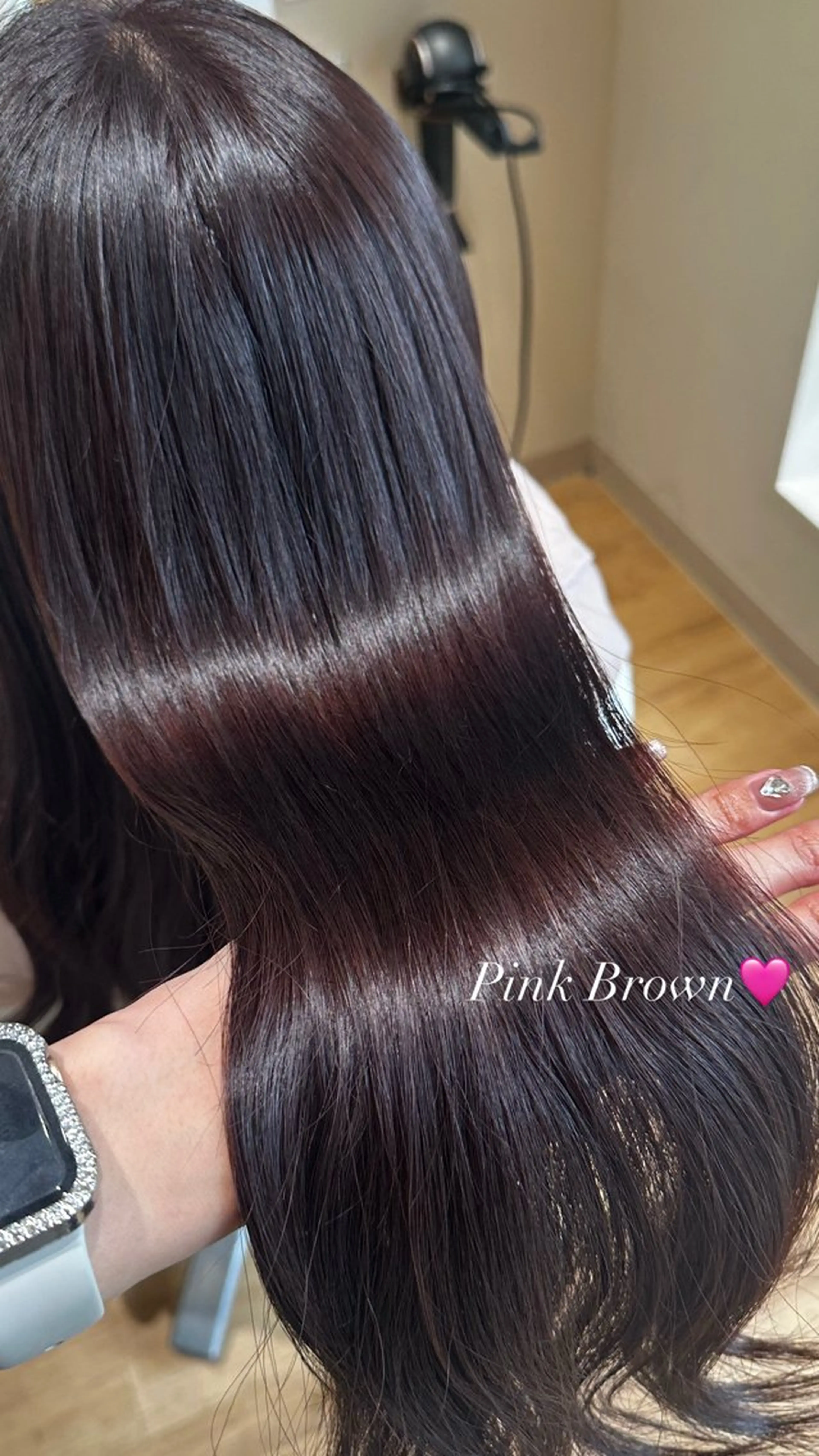 ロング カラー ブリーチ ブラウンカラー ブリーチなしカラー ピンクカラー ピンクブラウン minori🤎 ナチュラル韓国ヘアのヘアスタイル