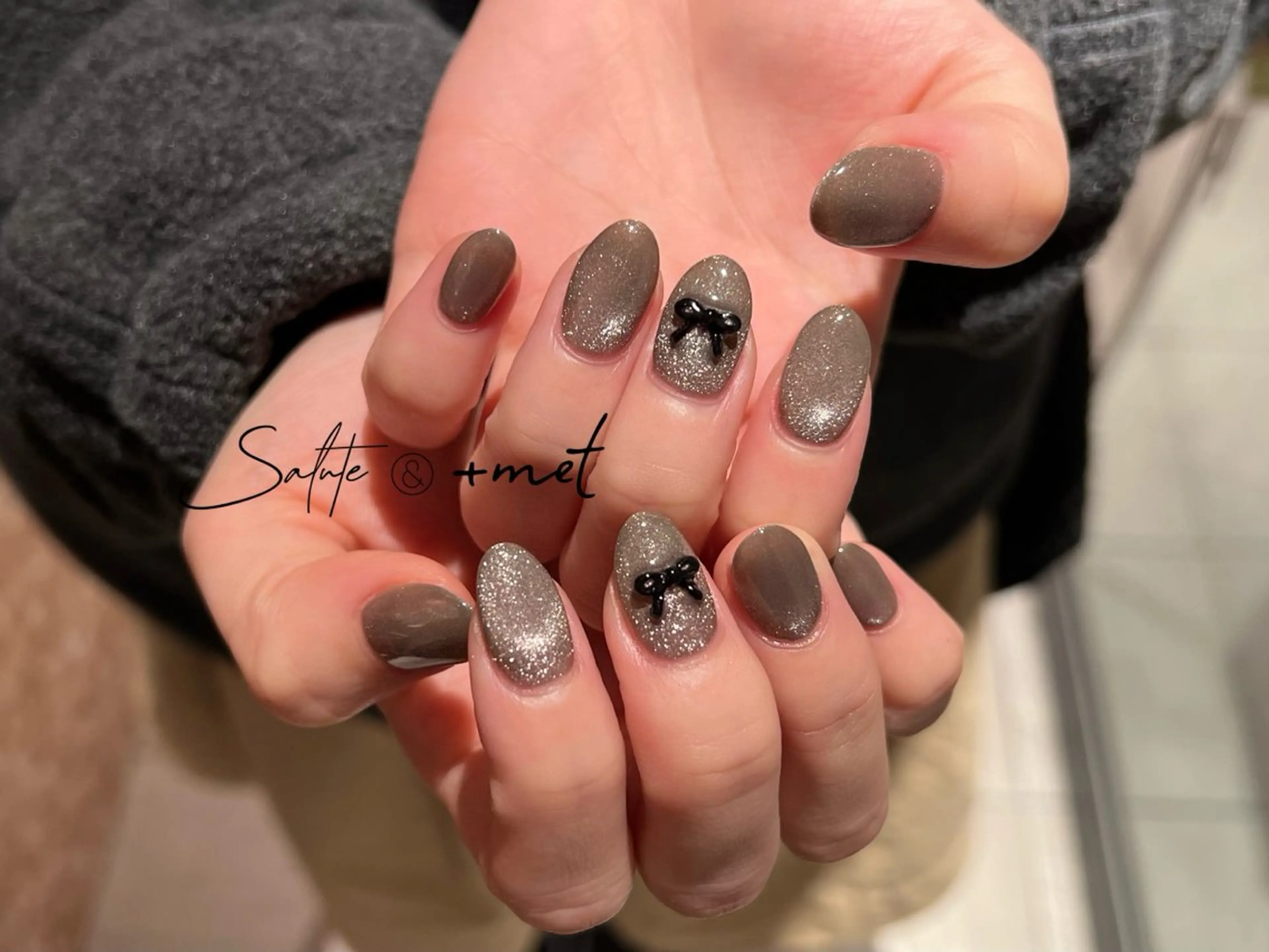 ネイル アートネイル ラメ(グリッター) マグネットネイル リボン シンプルネイル ハンドネイル 小島 志音のネイルデザイン