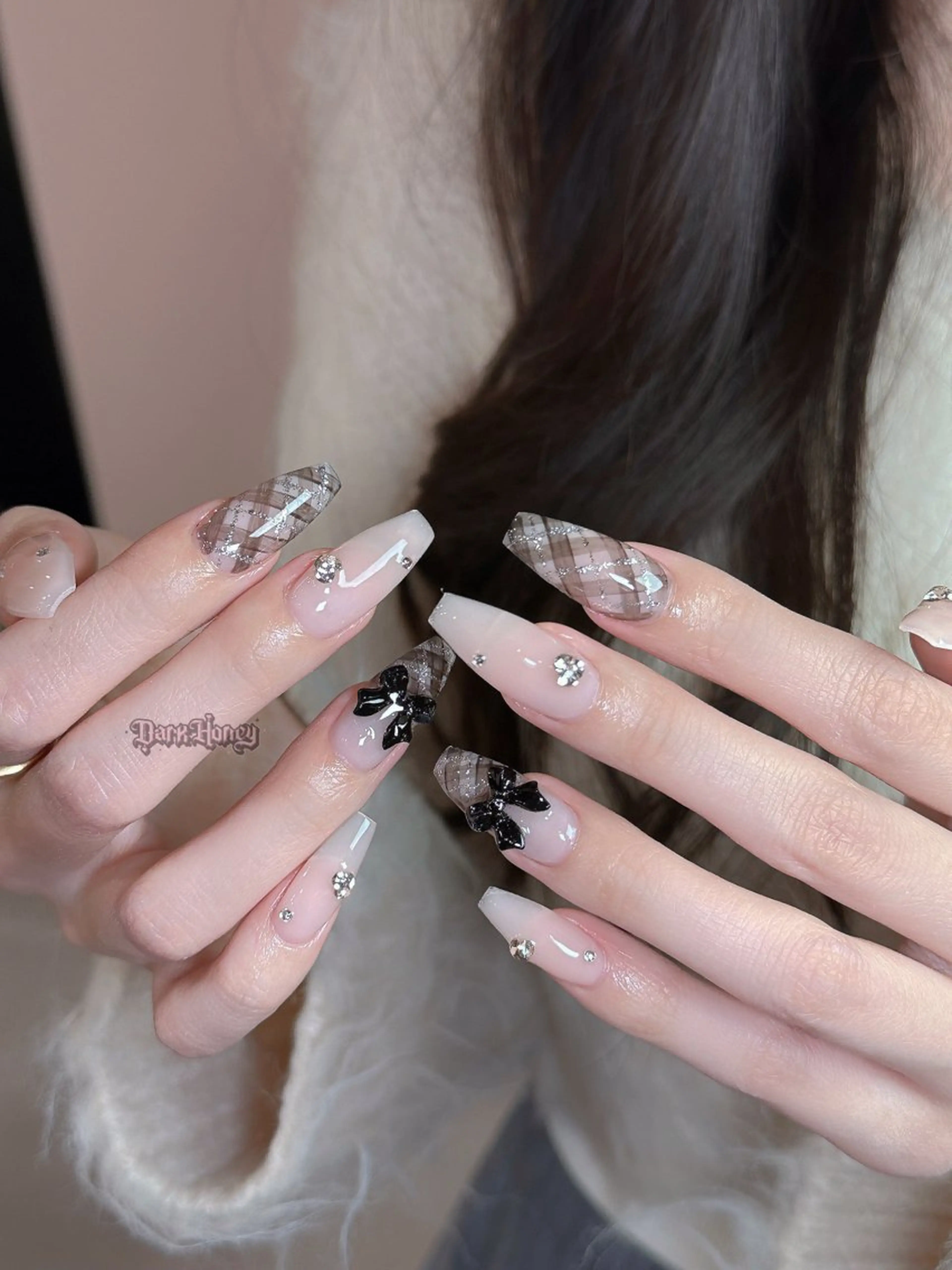 ネイル ハンドネイル ハンドケア DarkHoney 池袋店のネイルデザイン
