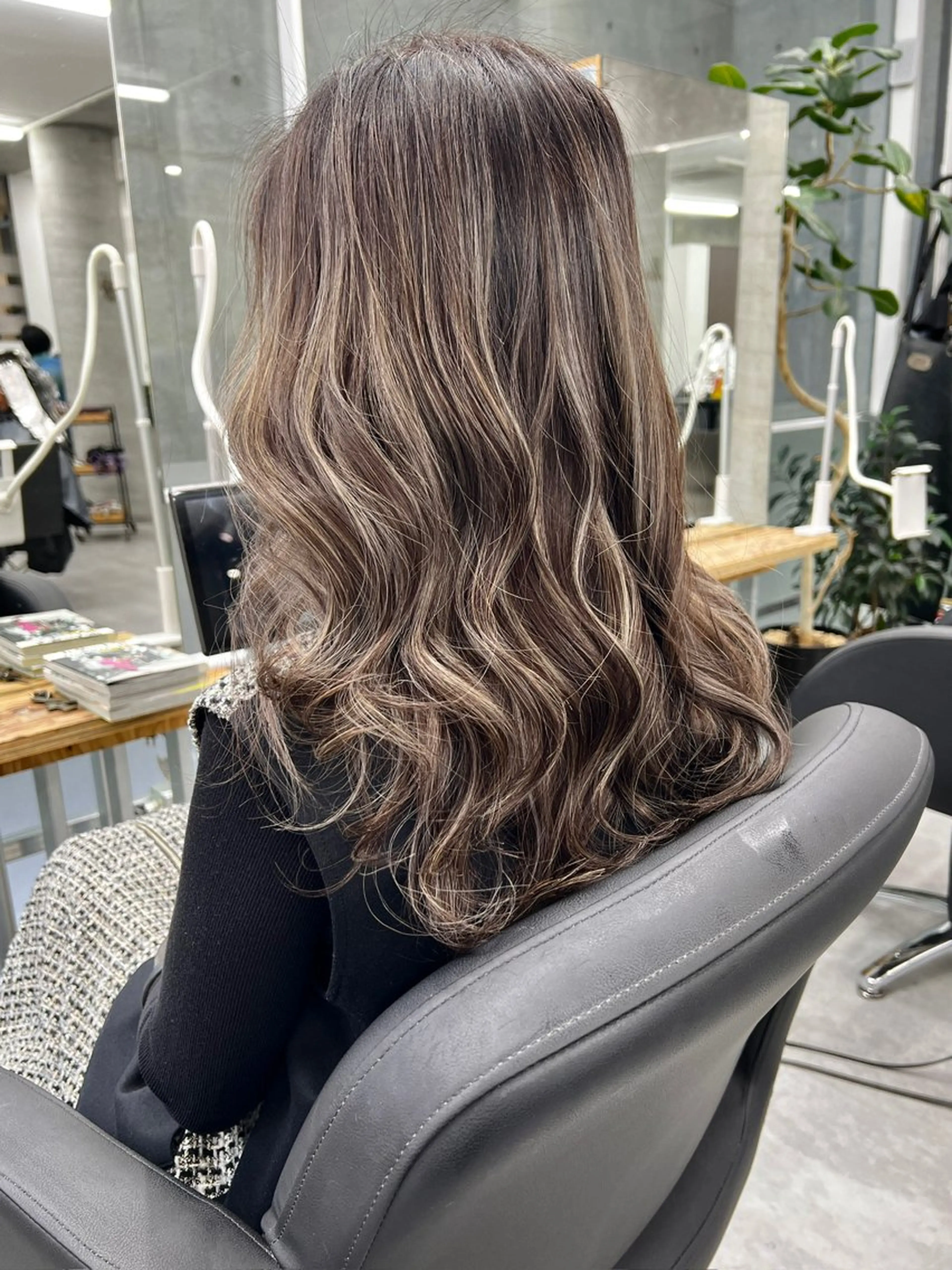 セミロング カラー ハイライトカラー ハイライト ヘアカラー トリートメント welring hair salonのヘアスタイル